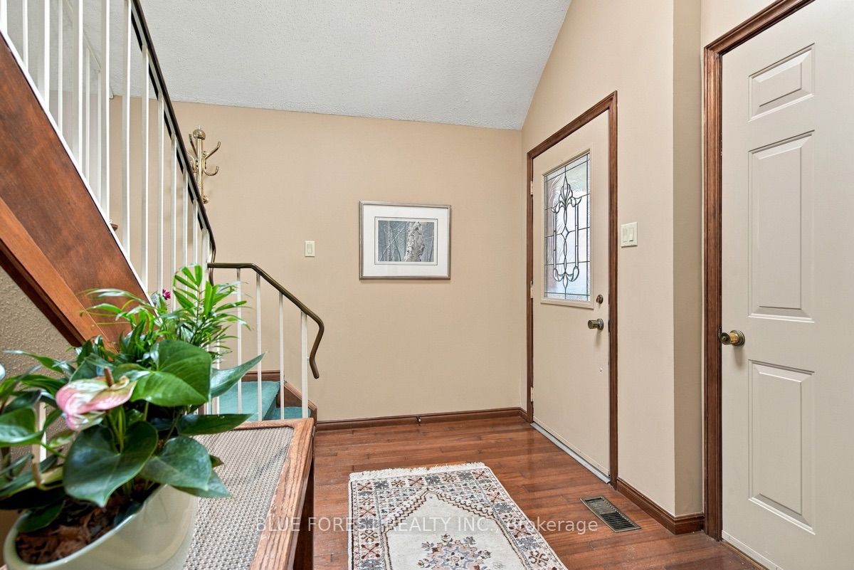 14 Dundee Place Property Photo 5