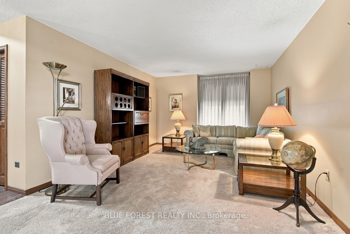 14 Dundee Place Property Photo 7