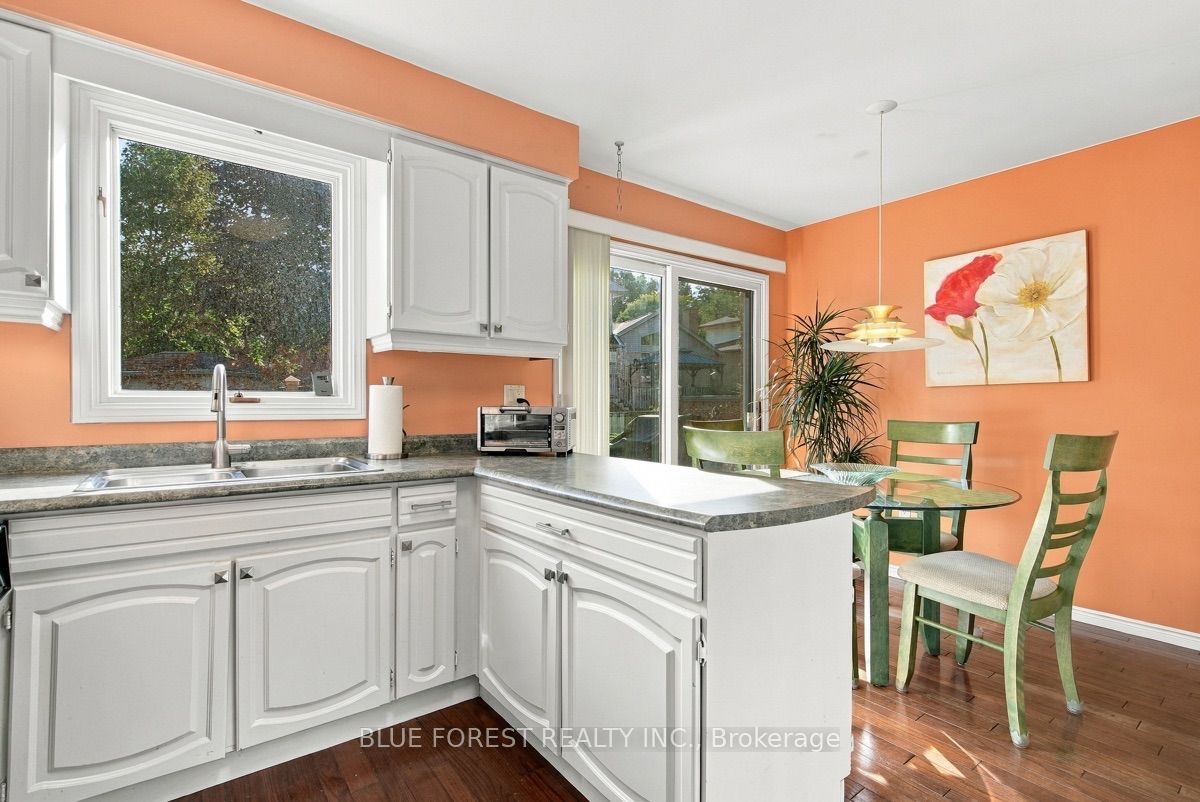 14 Dundee Place Property Photo 12