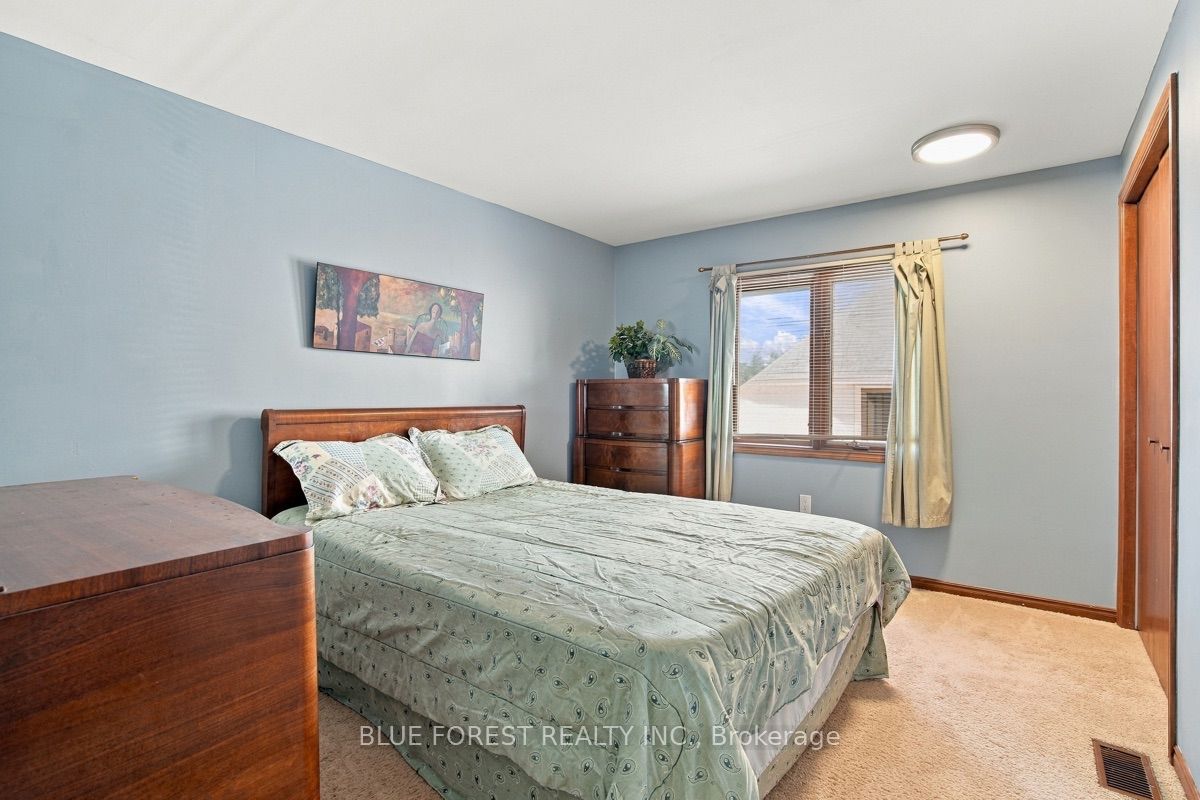 14 Dundee Place Property Photo 22