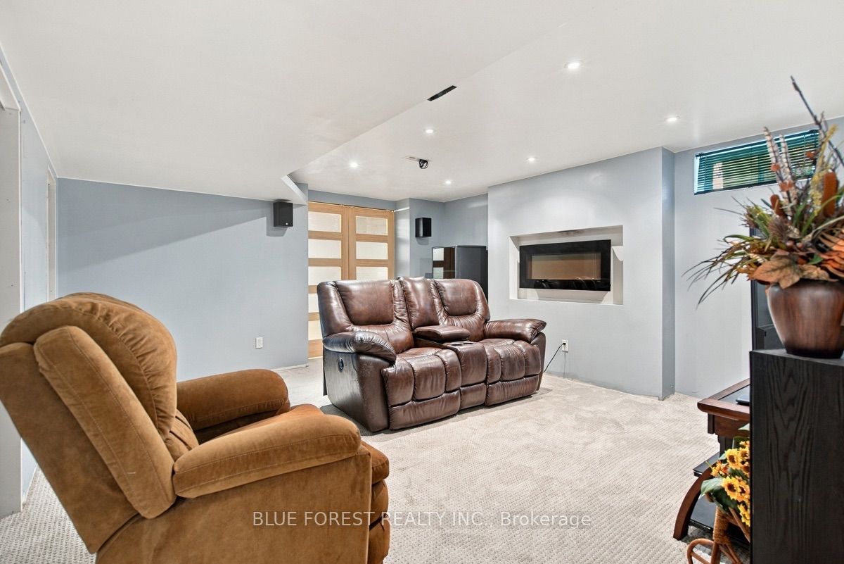 14 Dundee Place Property Photo 29