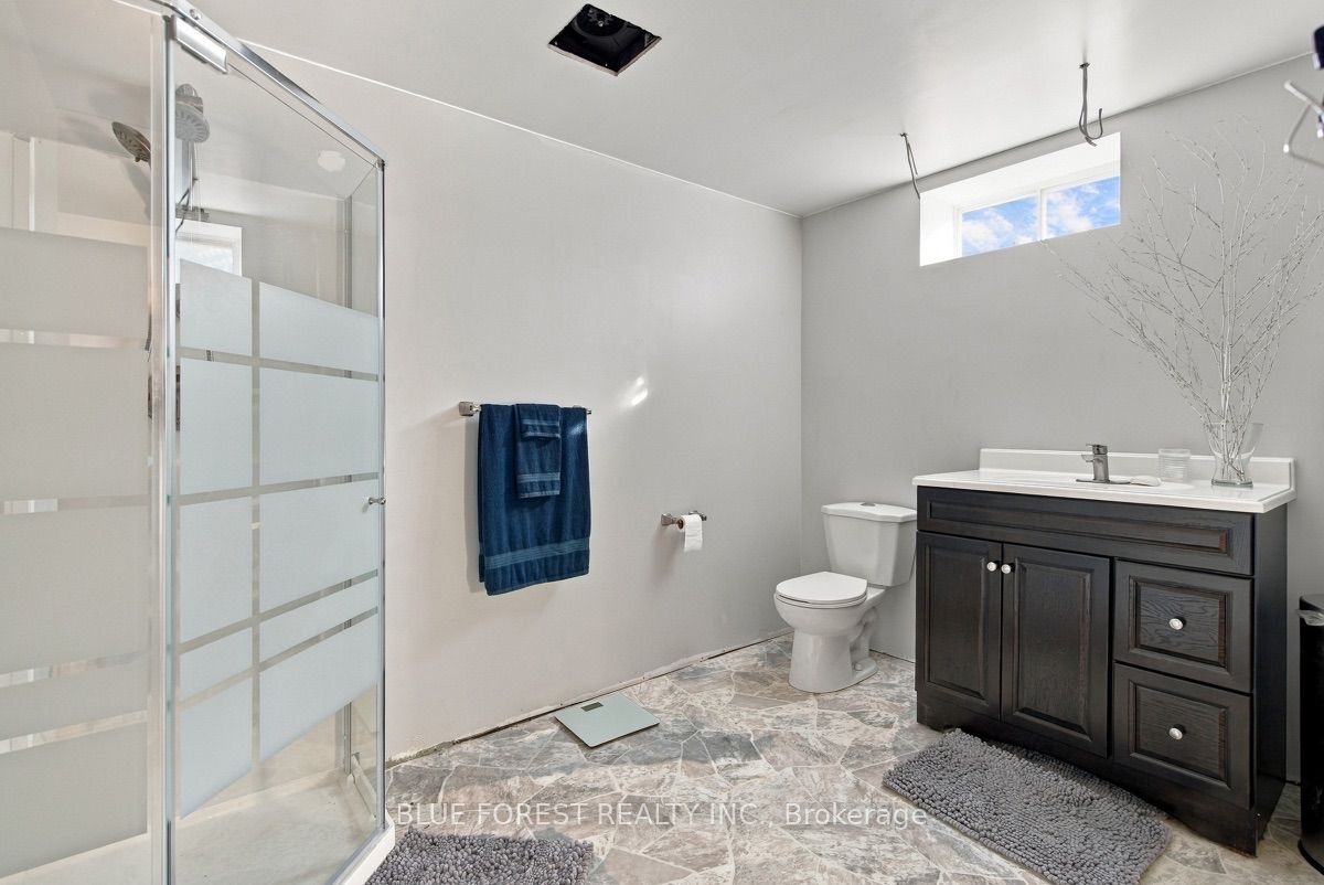 14 Dundee Place Property Photo 32