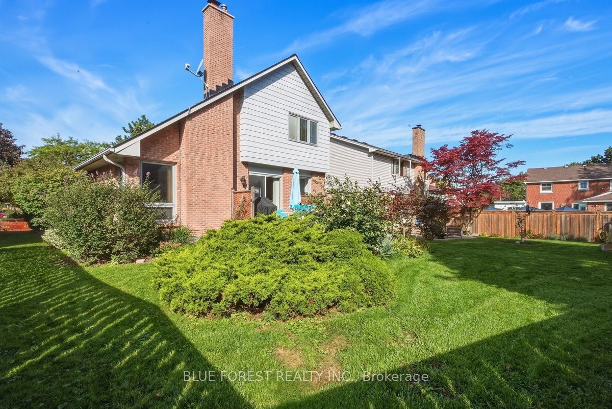 14 Dundee Place Property Photo 36