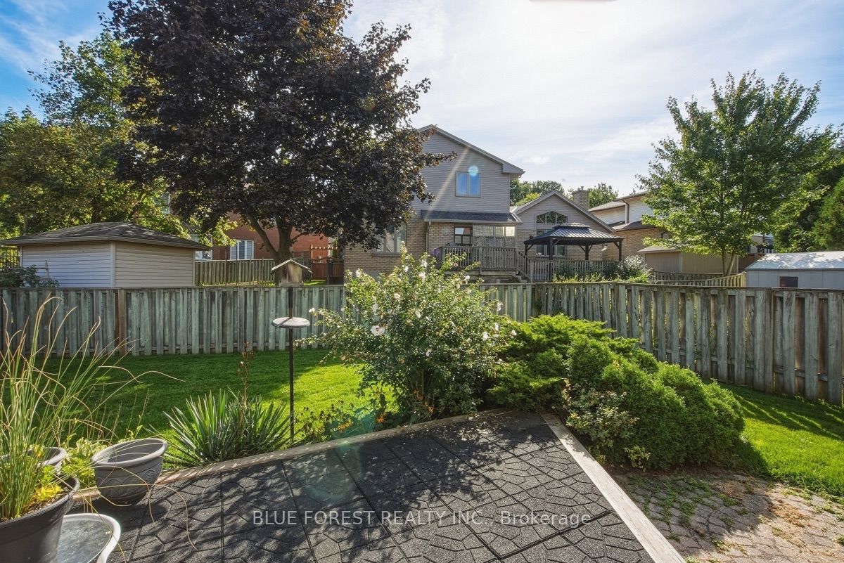 14 Dundee Place Property Photo 37