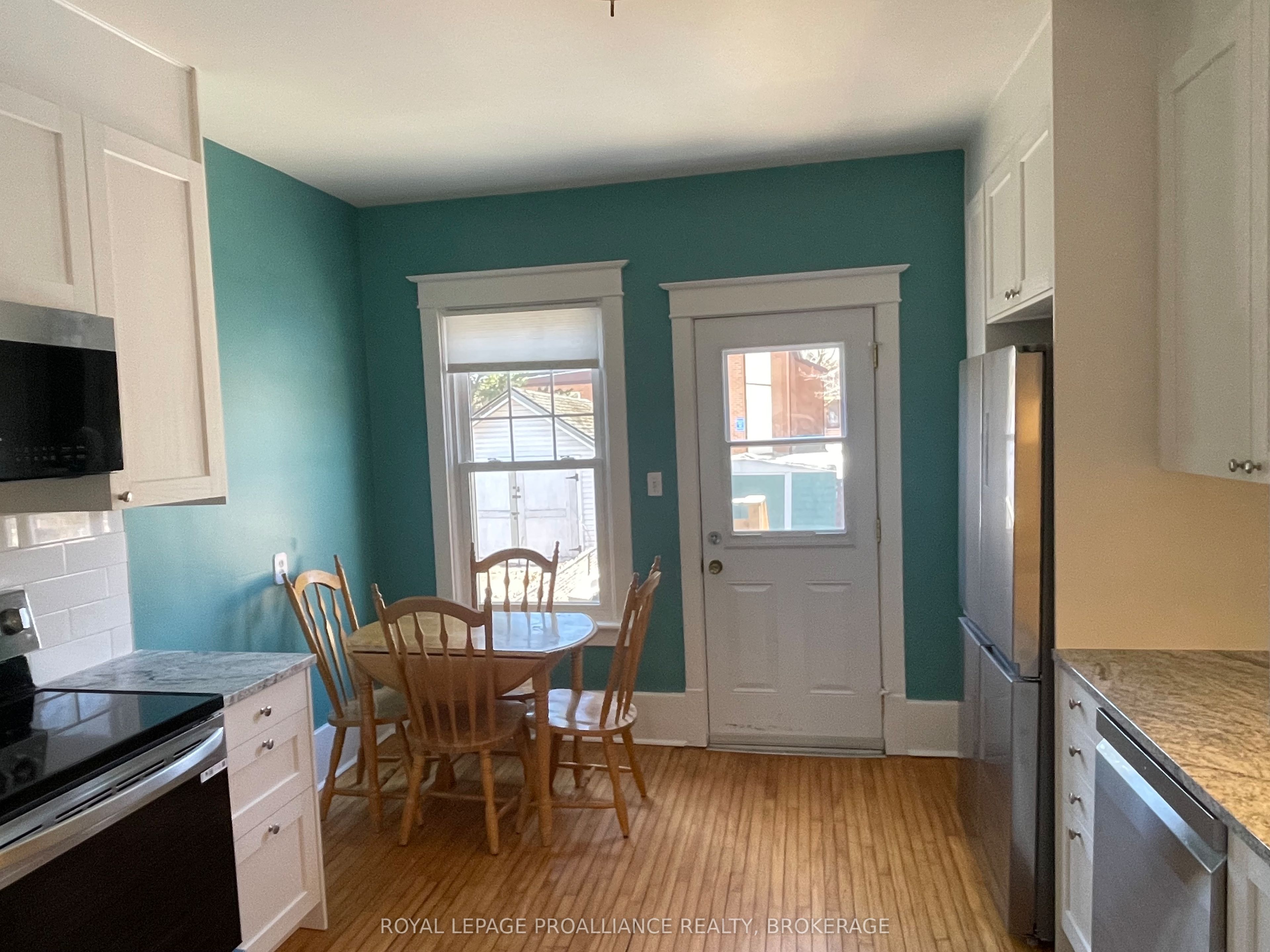260 Collingwood Street Property Photo 5