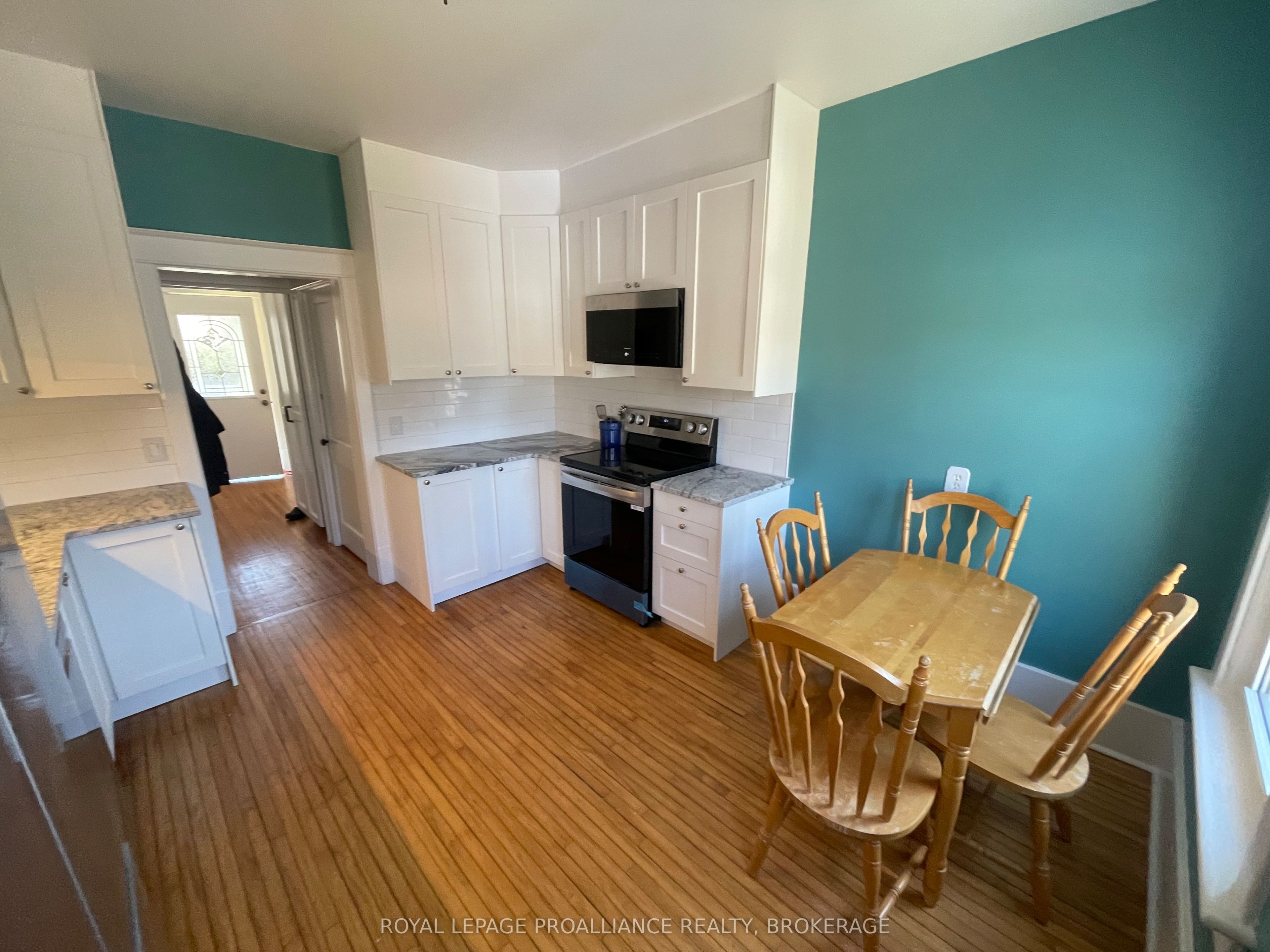 260 Collingwood Street Property Photo 6