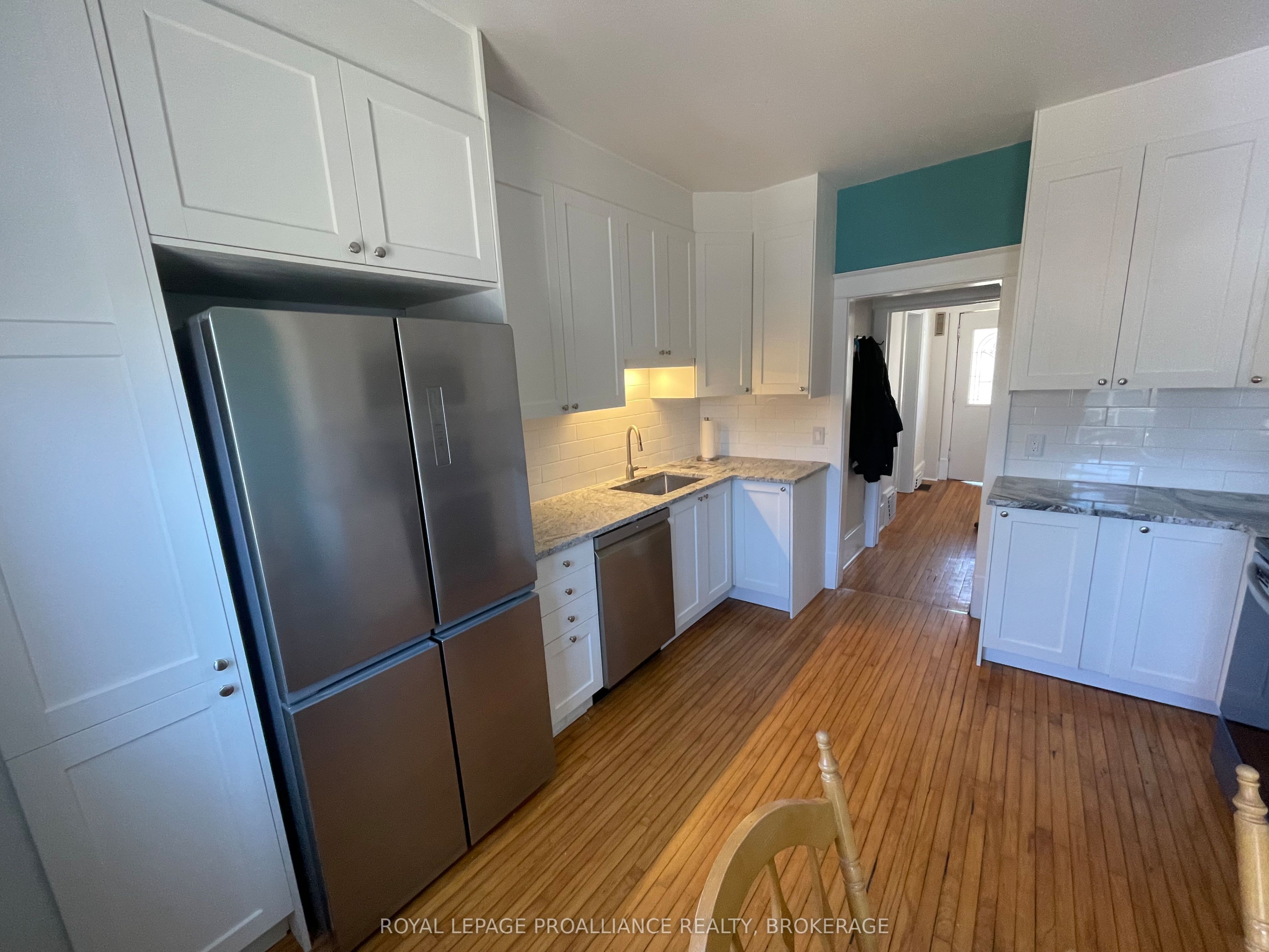 260 Collingwood Street Property Photo 7