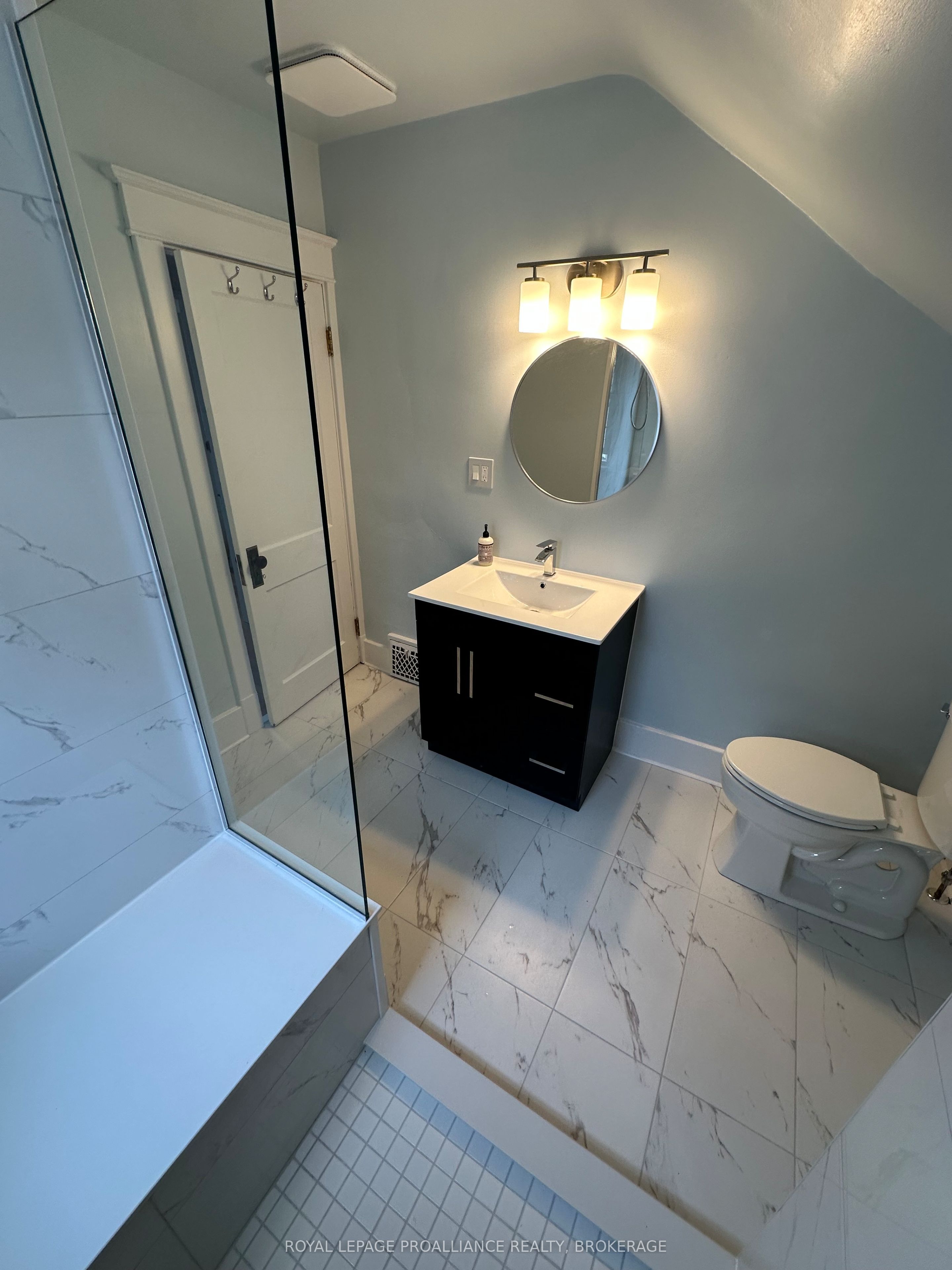 260 Collingwood Street Property Photo 14