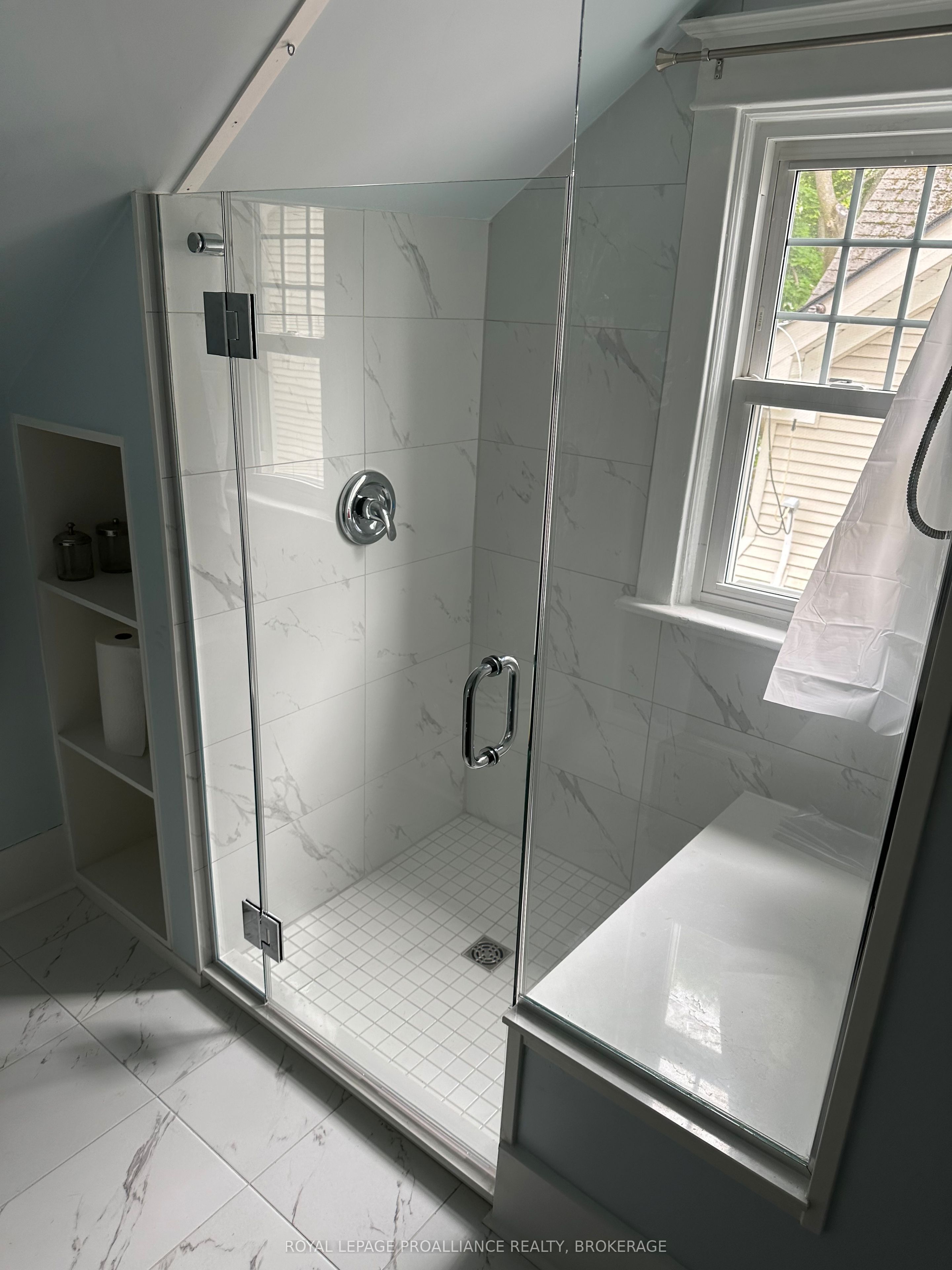 260 Collingwood Street Property Photo 15