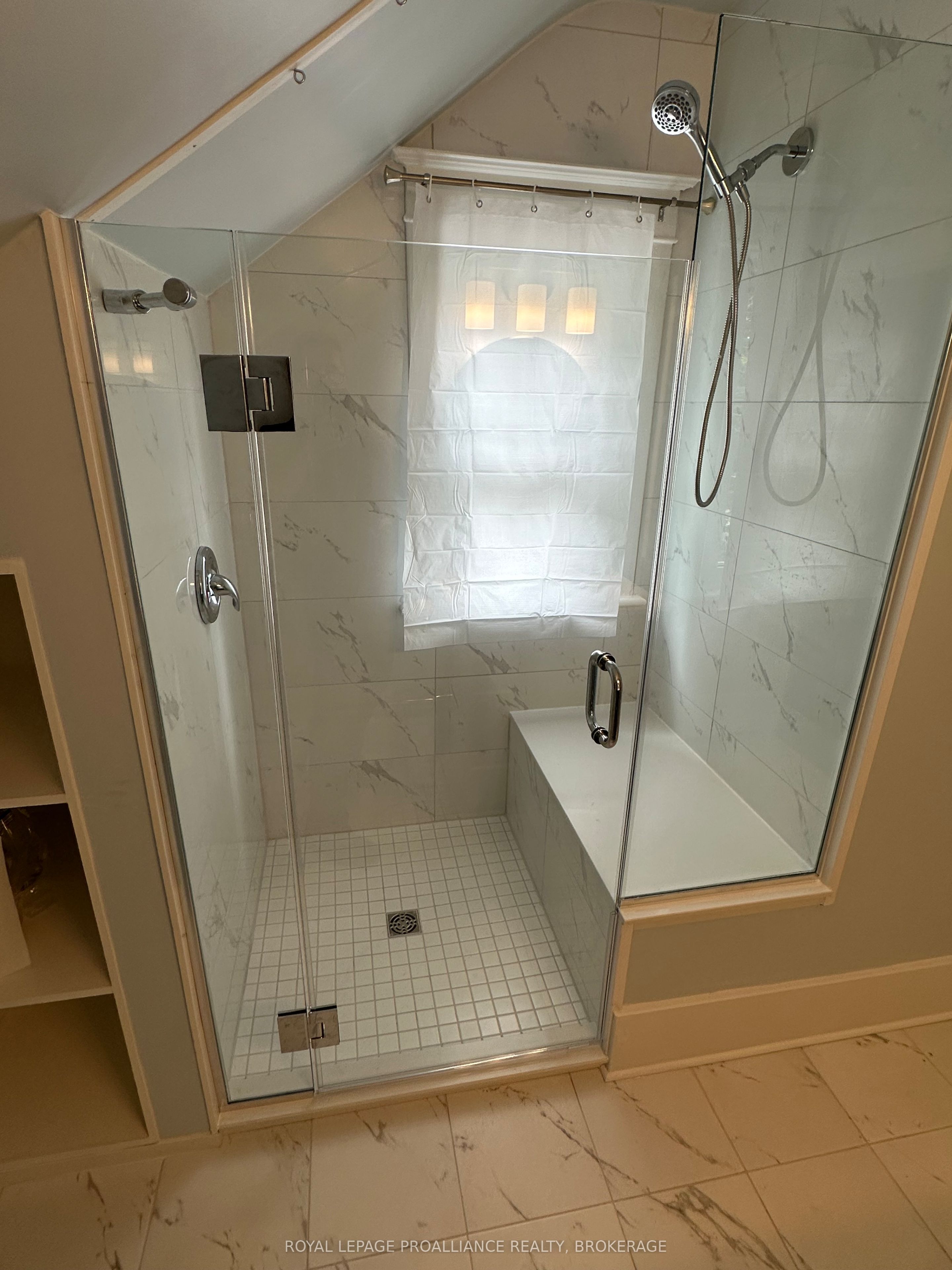 260 Collingwood Street Property Photo 16