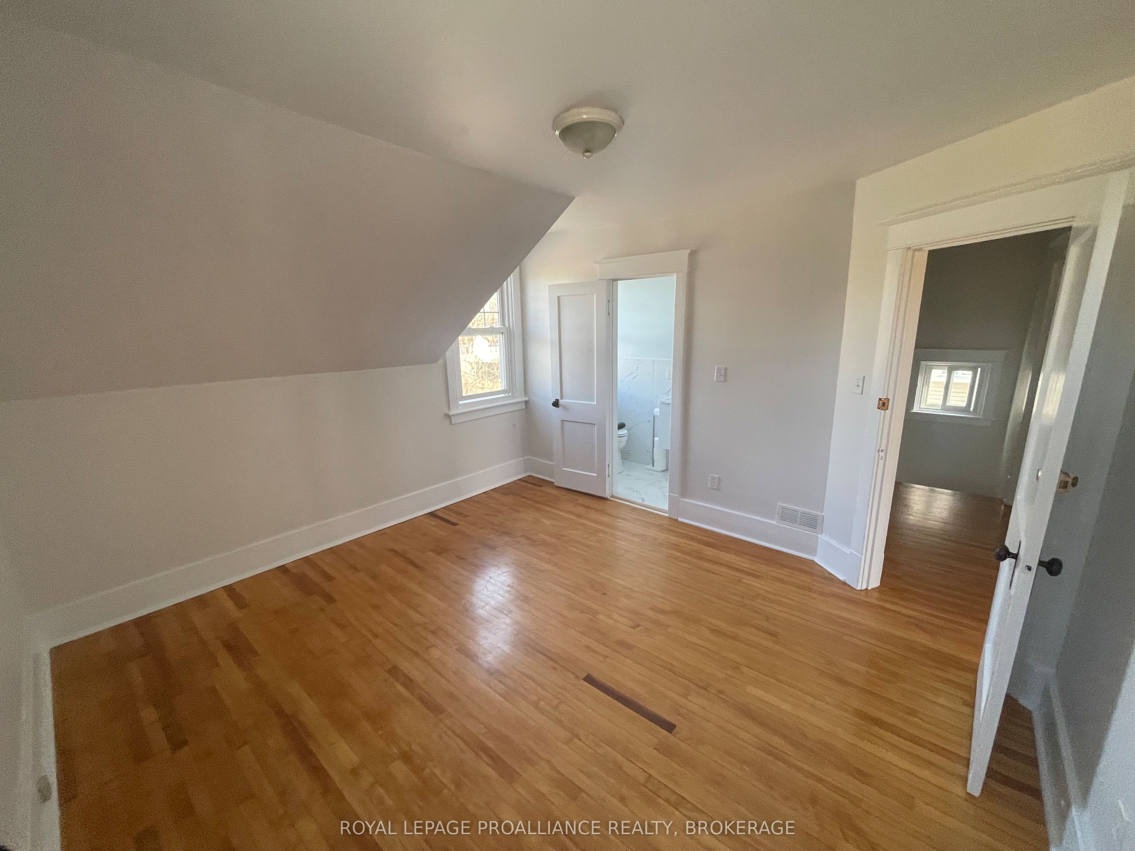 260 Collingwood Street Property Photo 19