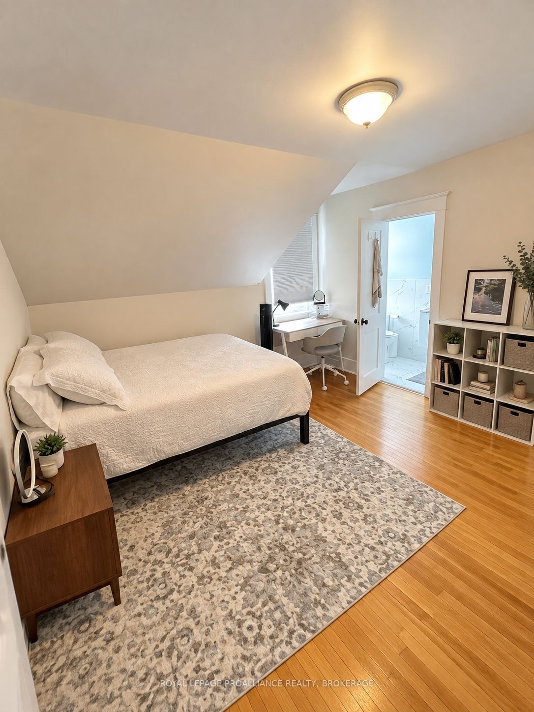 260 Collingwood Street Property Photo 22