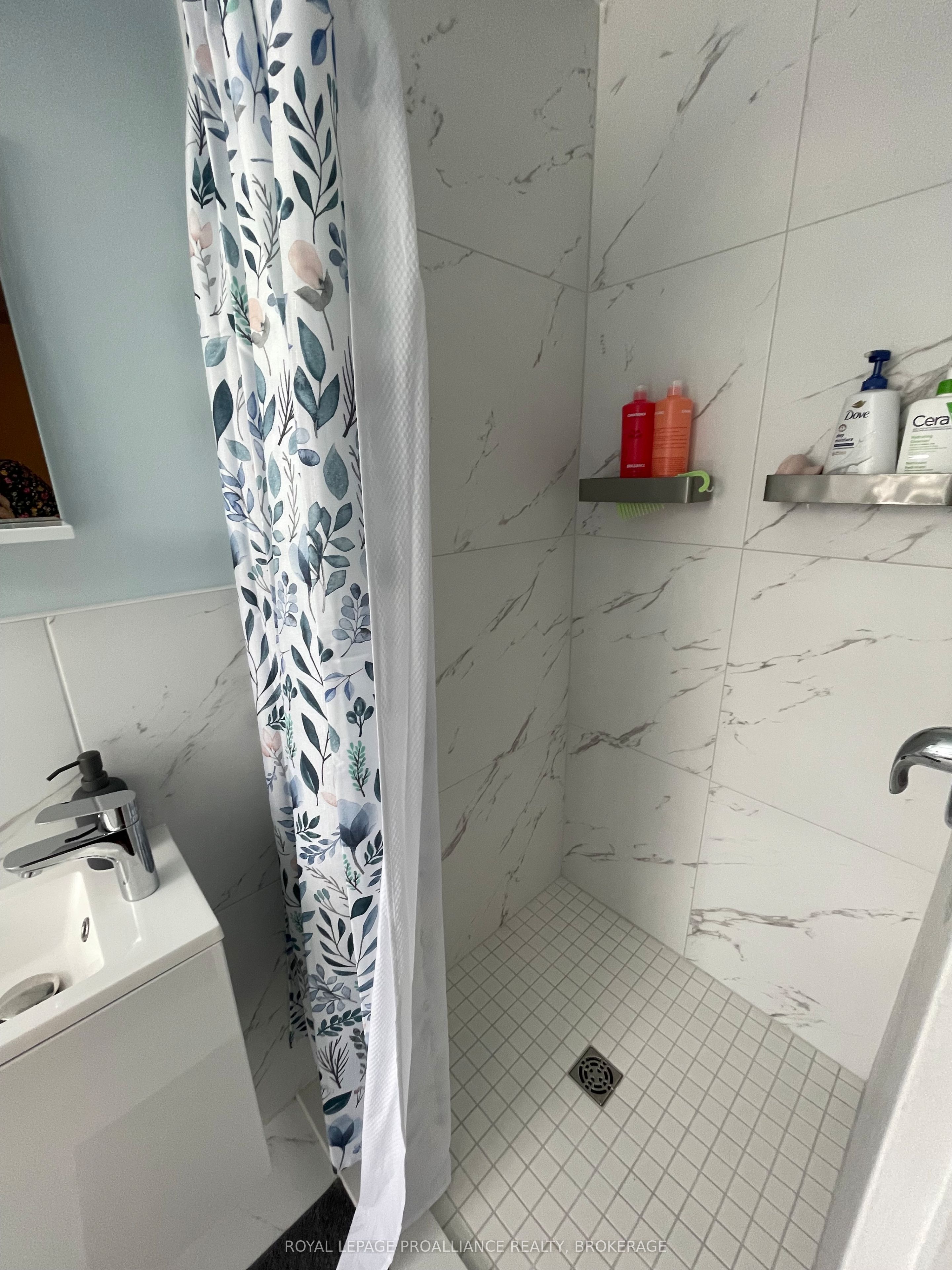260 Collingwood Street Property Photo 26