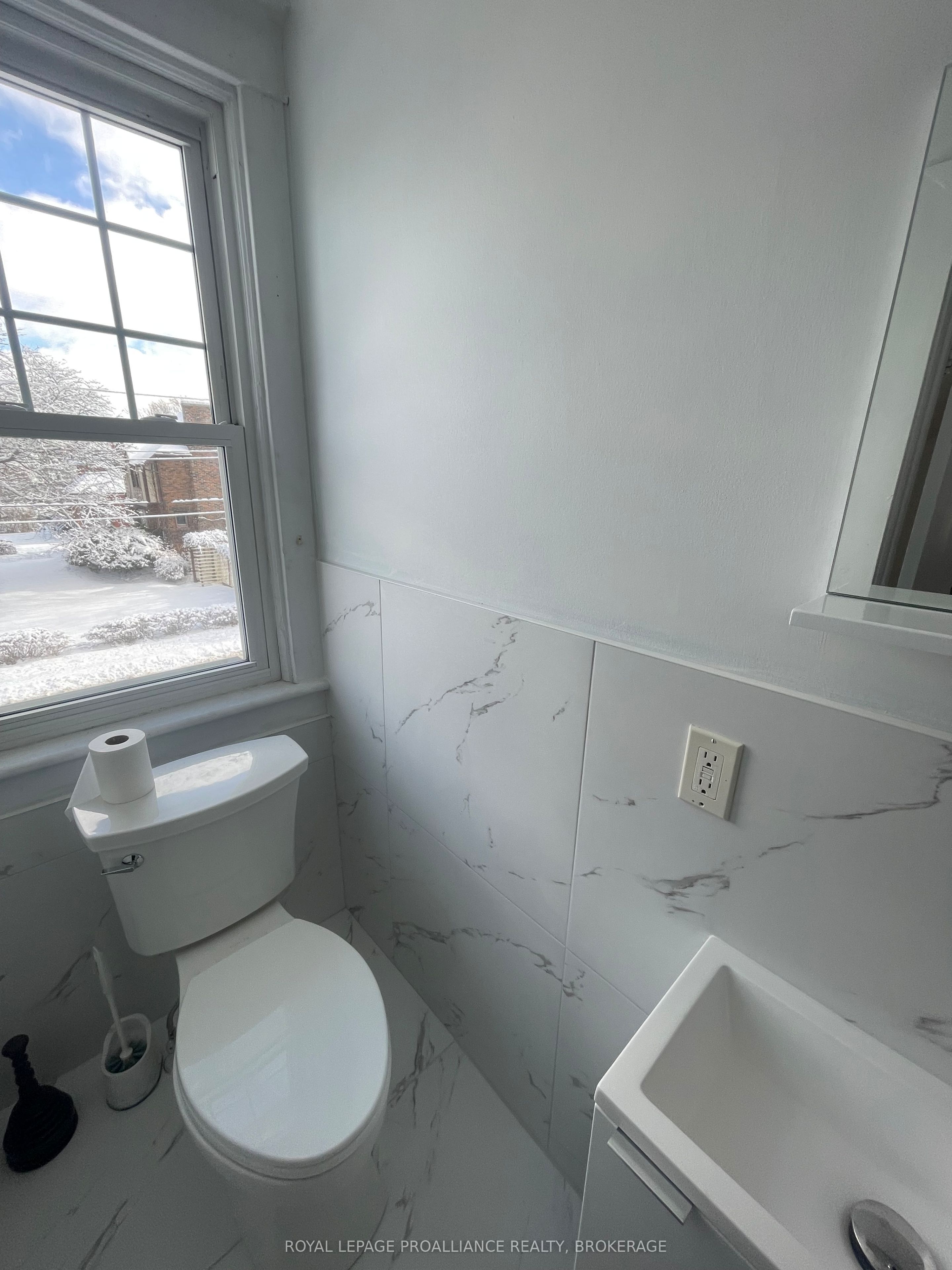 260 Collingwood Street Property Photo 28