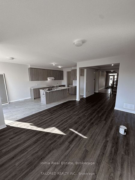 202 Gibbous Place Property Photo 5