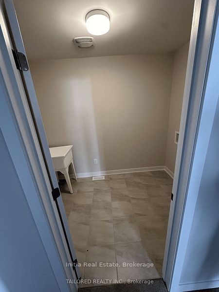 202 Gibbous Place Property Photo 23
