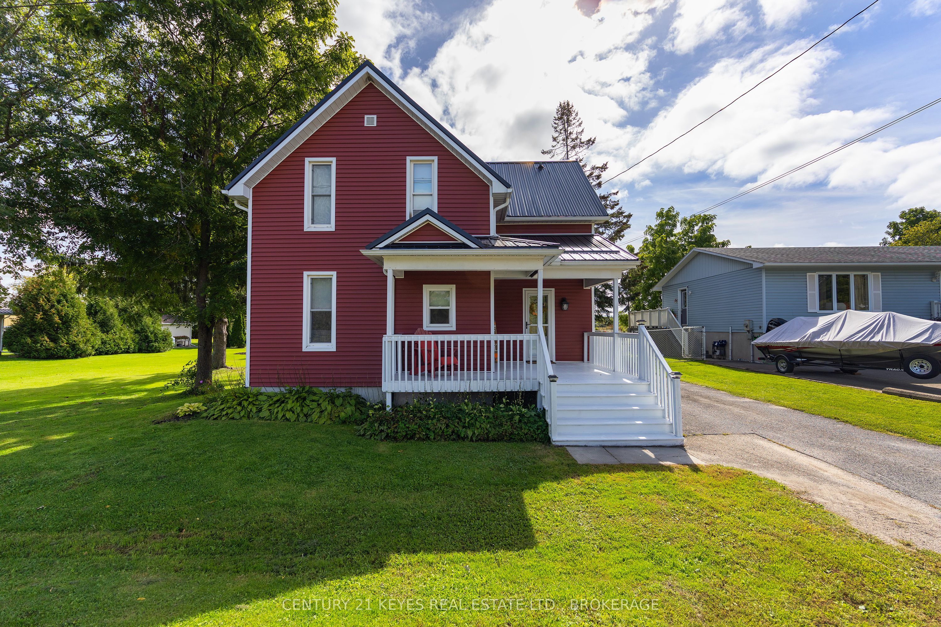 15 Railway Street Property Photo 2