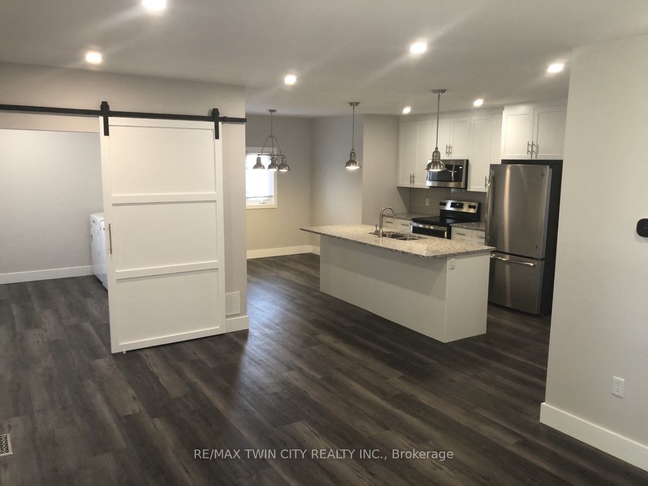 805 Rockway Drive Property Photo 4