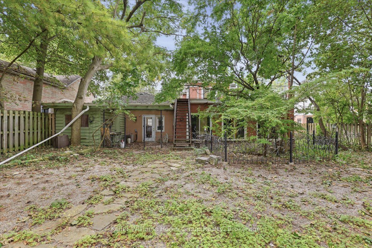 401 Laurel Street Property Photo 4