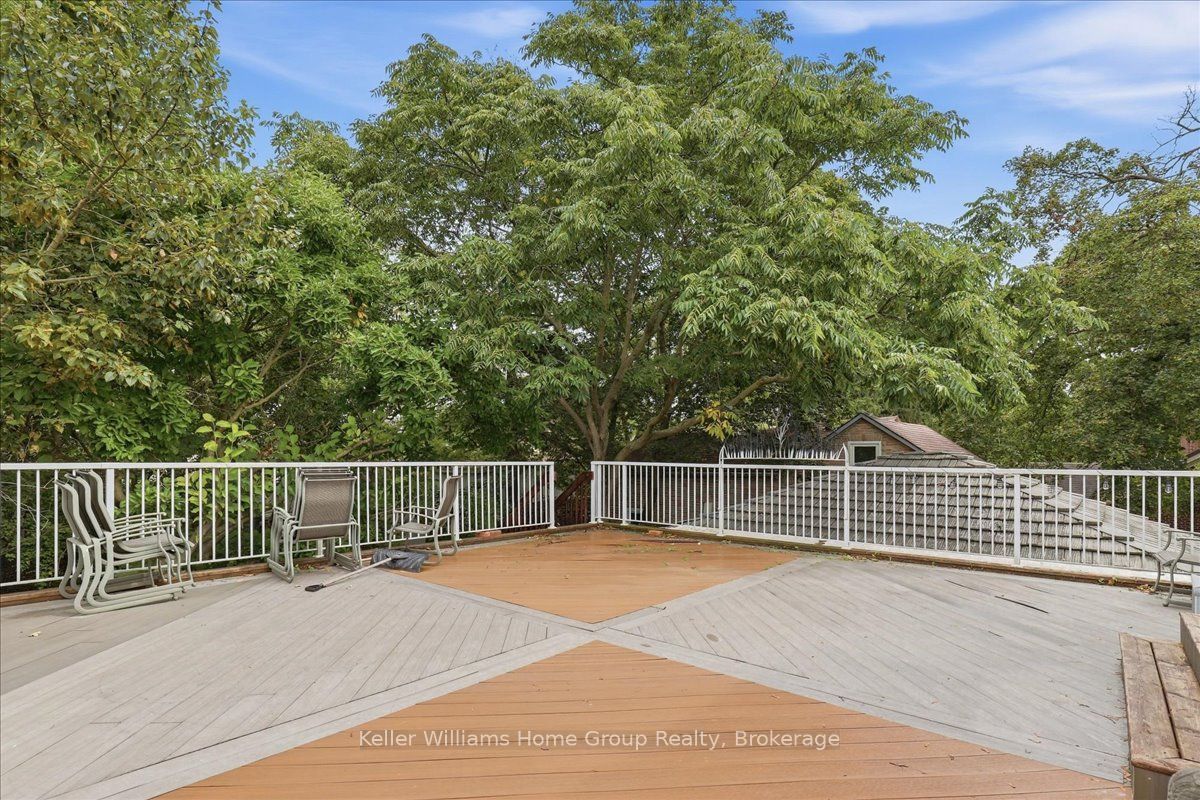 401 Laurel Street Property Photo 7