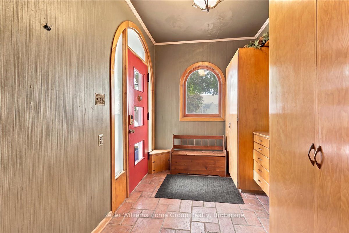 401 Laurel Street Property Photo 9