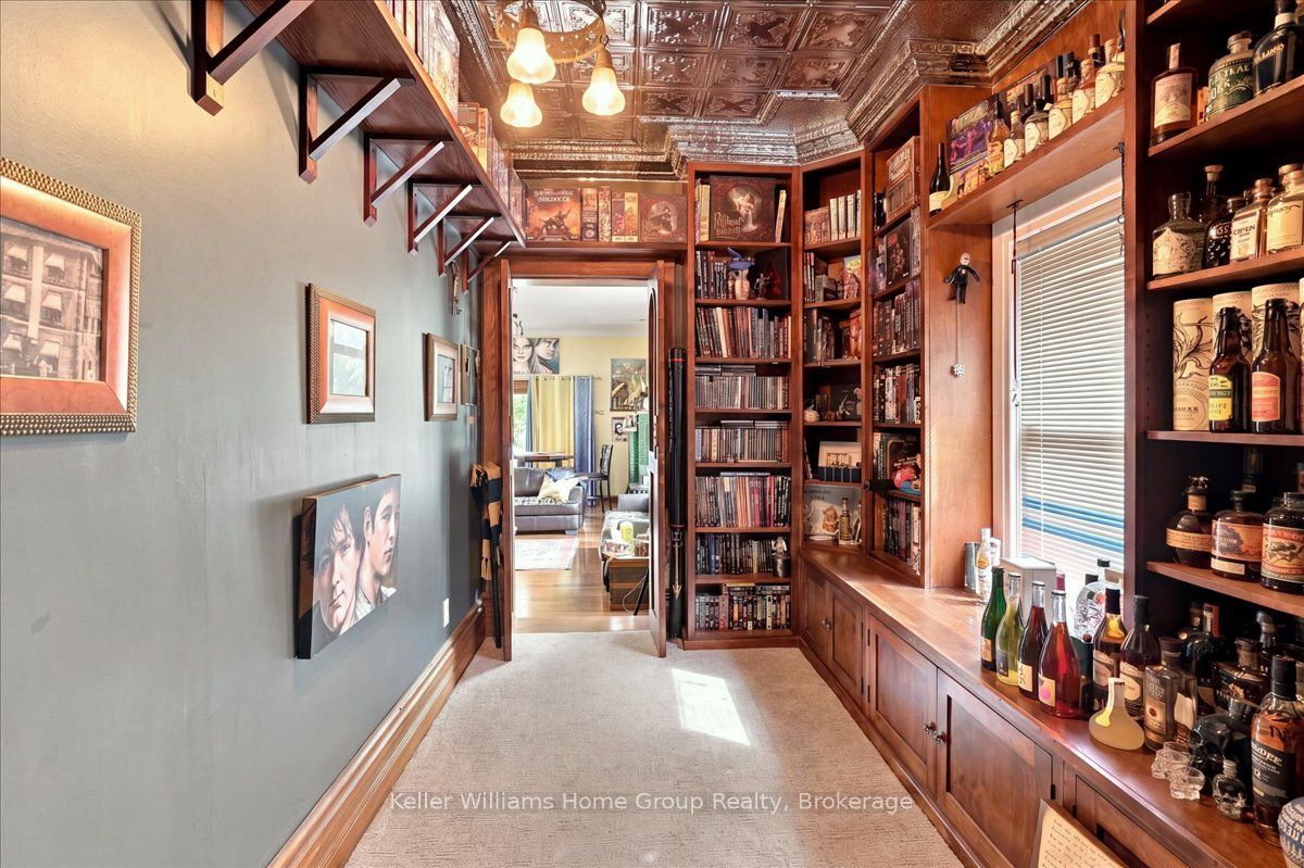 401 Laurel Street Property Photo 11