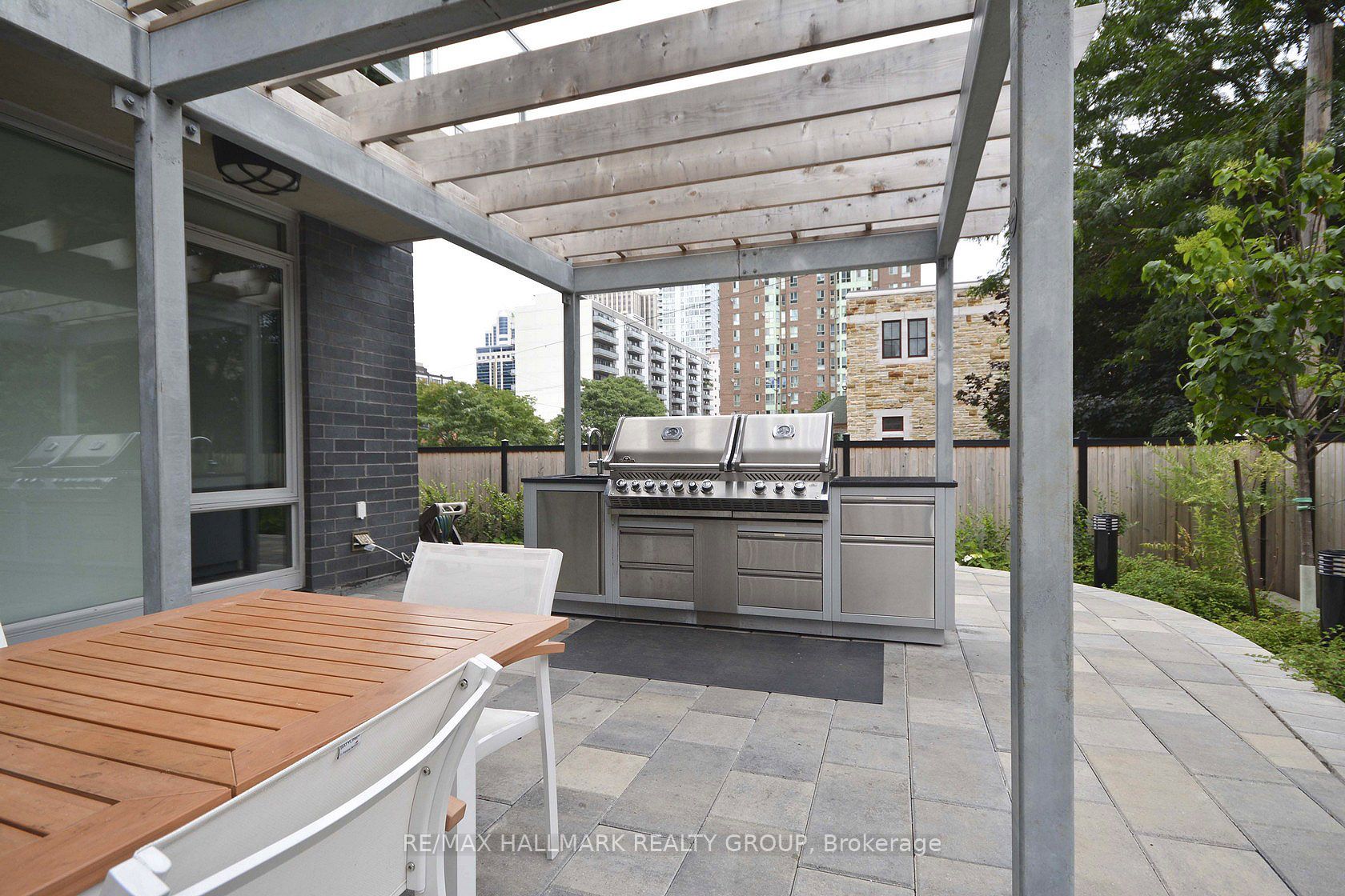 300 Lisgar Street 201 Property Photo 24