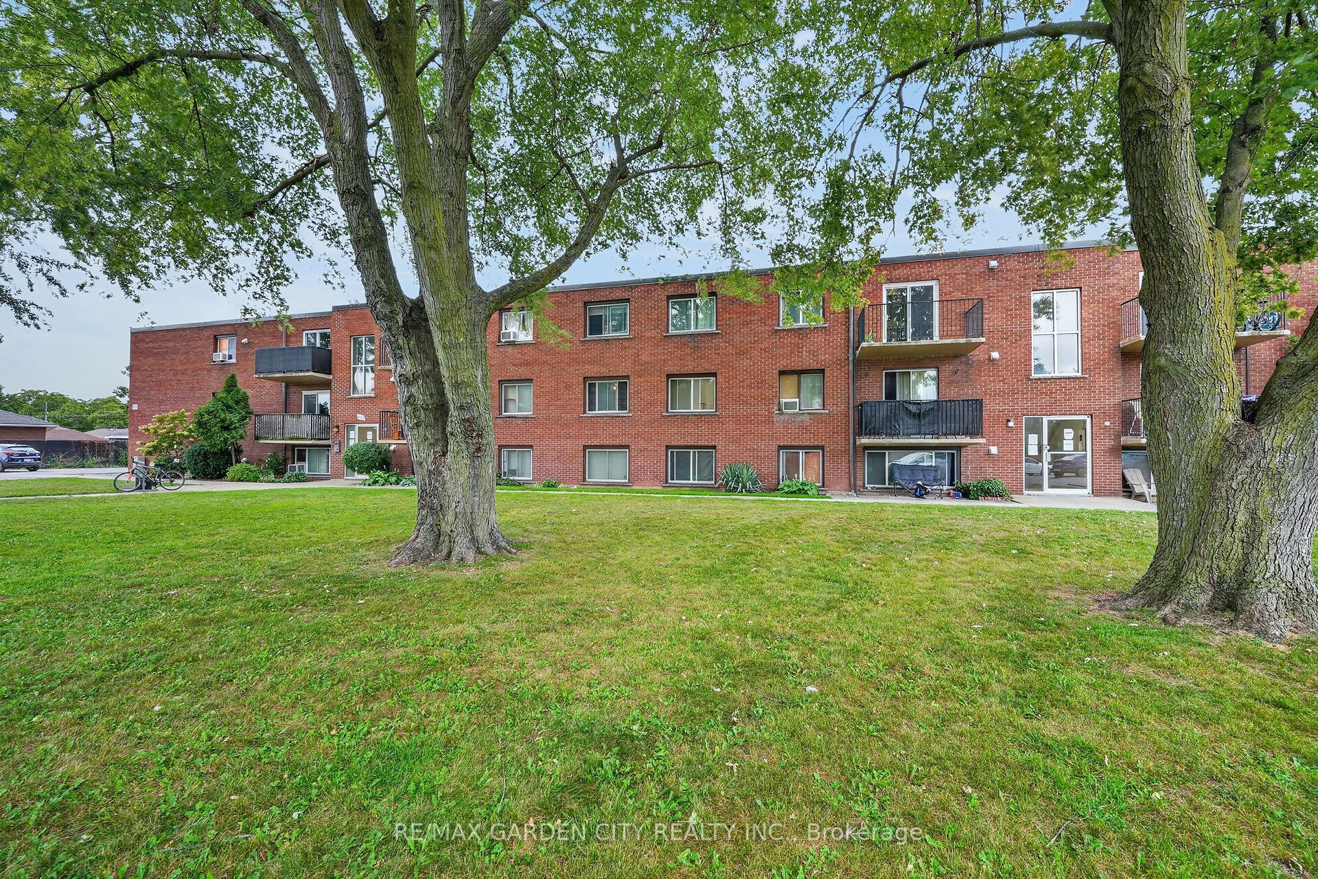 452 Carlton Street S 37 Property Photo 1