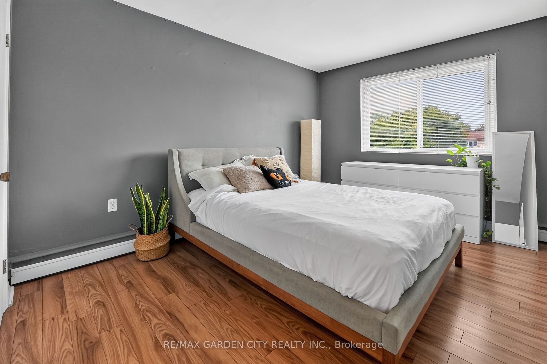 452 Carlton Street S 37 Property Photo 12