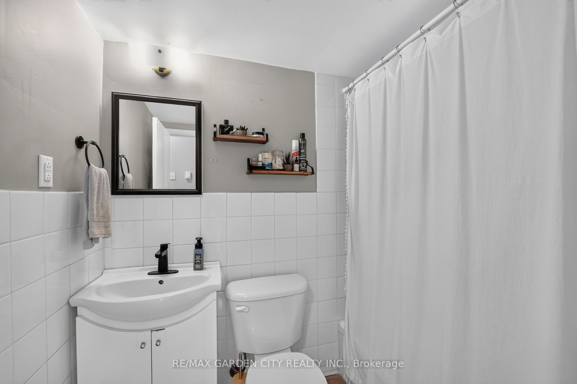 452 Carlton Street S 37 Property Photo 16