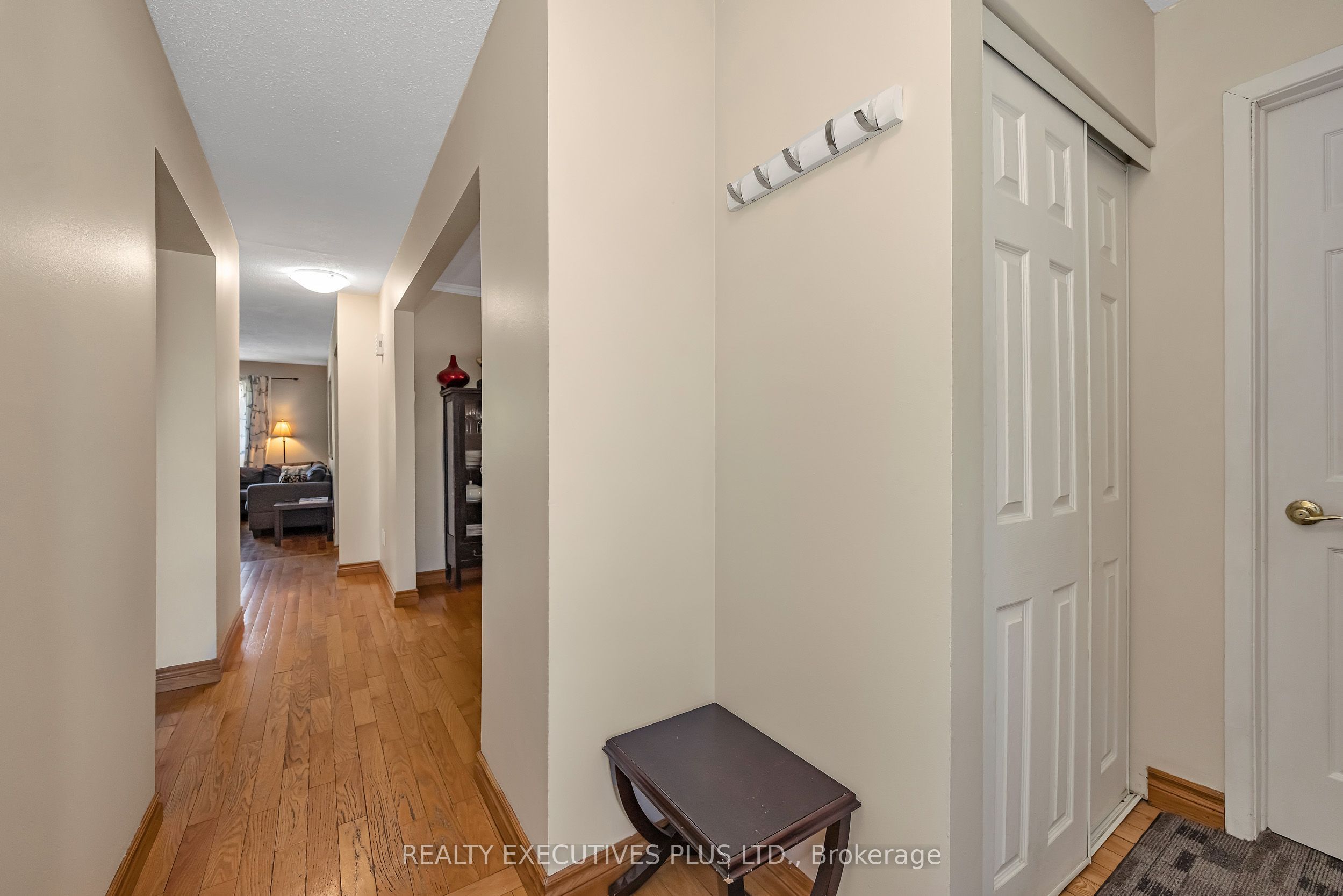 1649 Tupello Way Property Photo 5