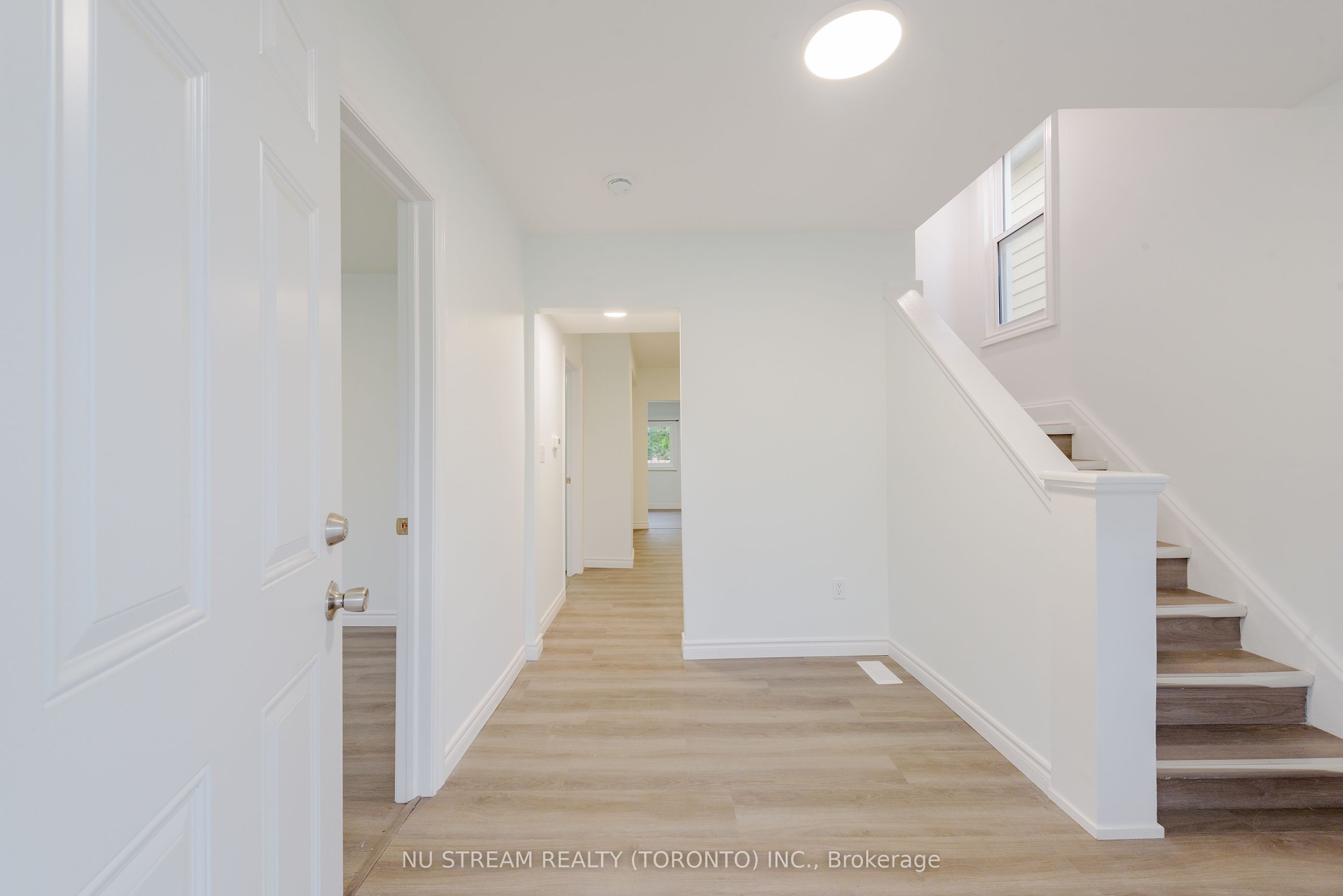 941 Cataraqui Street Property Photo 2