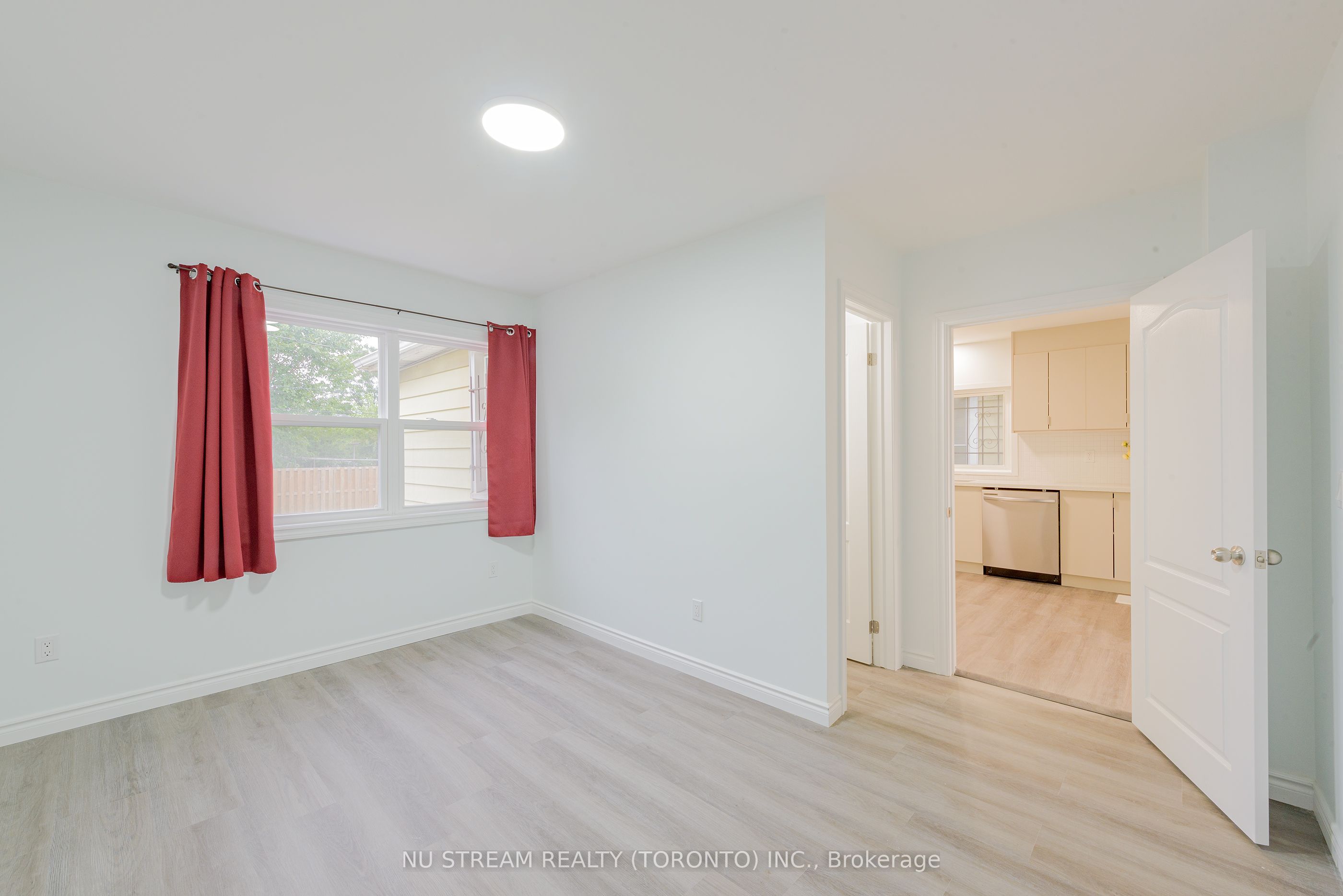 941 Cataraqui Street Property Photo 12