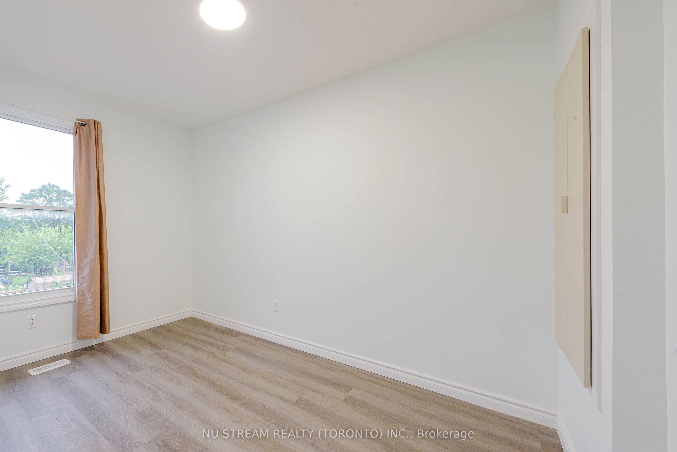 941 Cataraqui Street Property Photo 22
