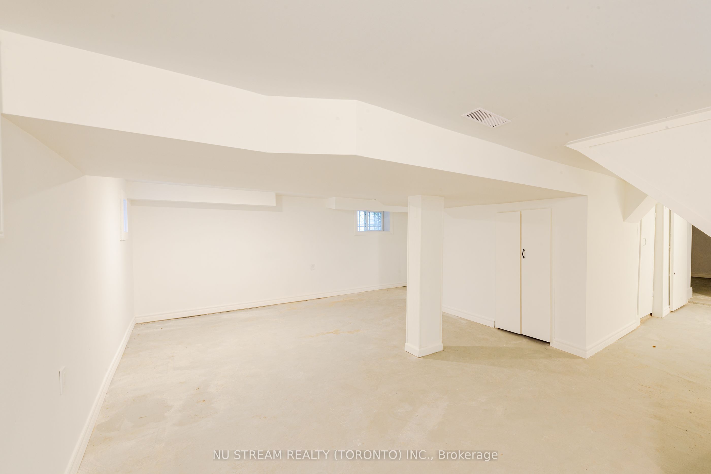 941 Cataraqui Street Property Photo 26