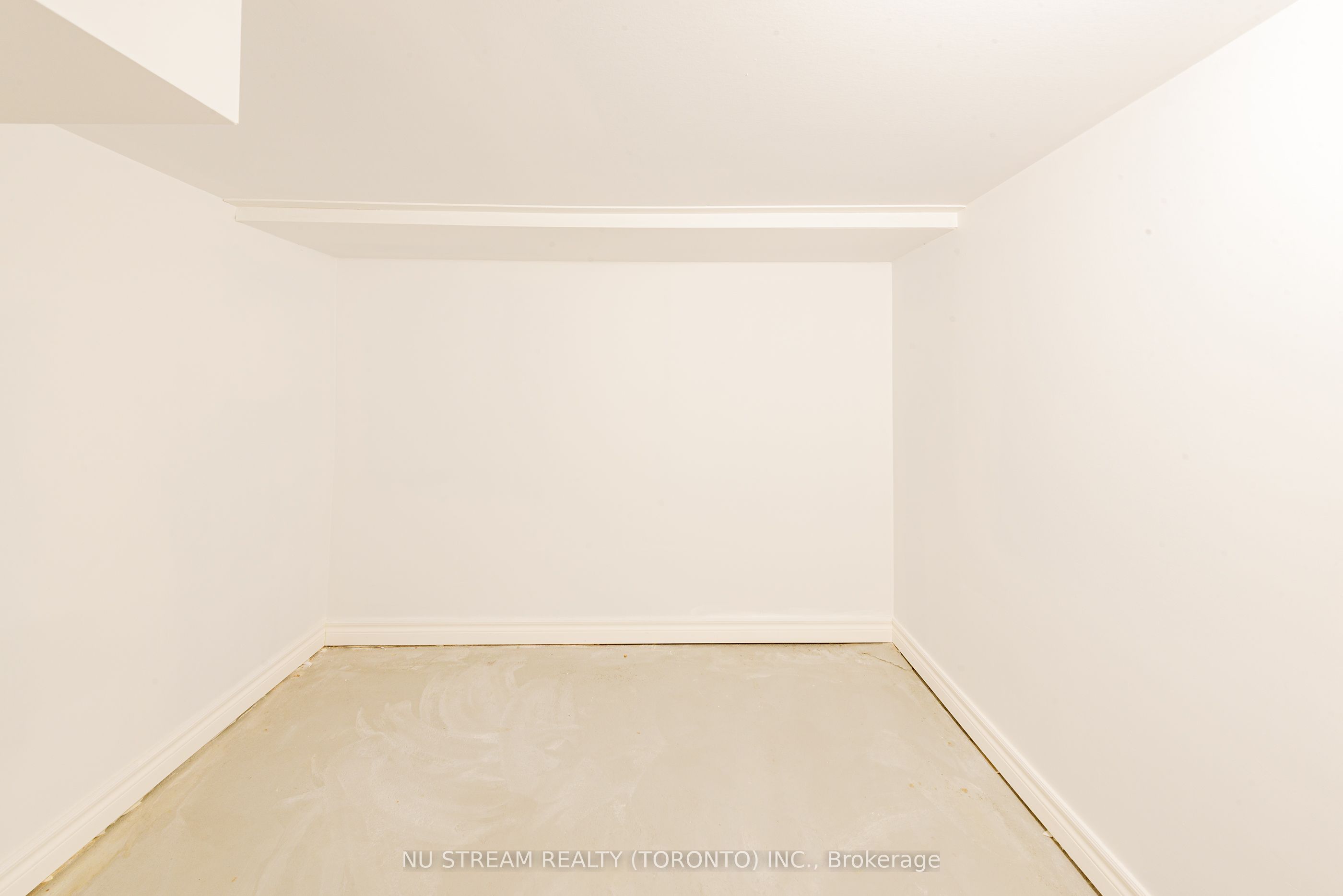 941 Cataraqui Street Property Photo 29