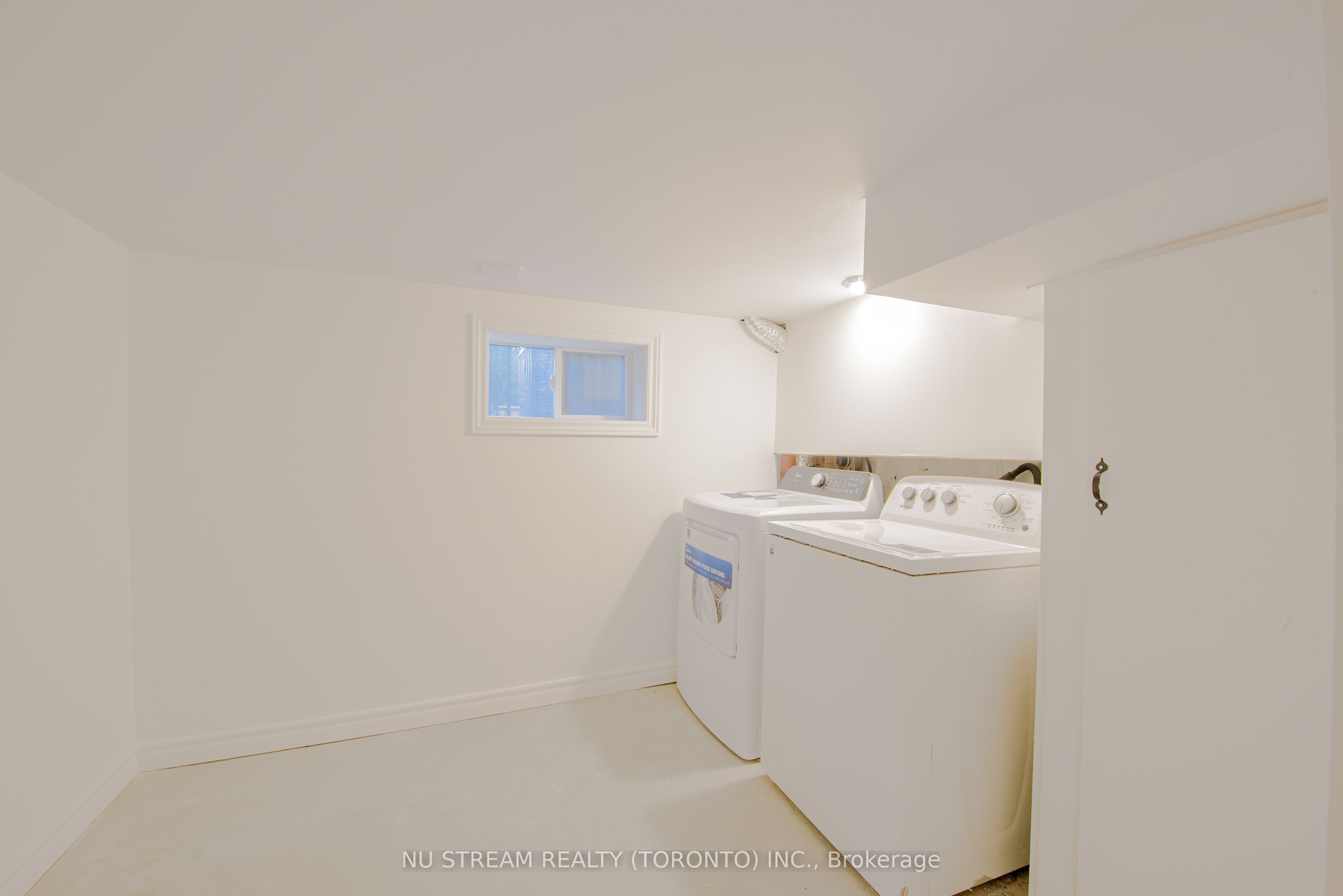 941 Cataraqui Street Property Photo 30