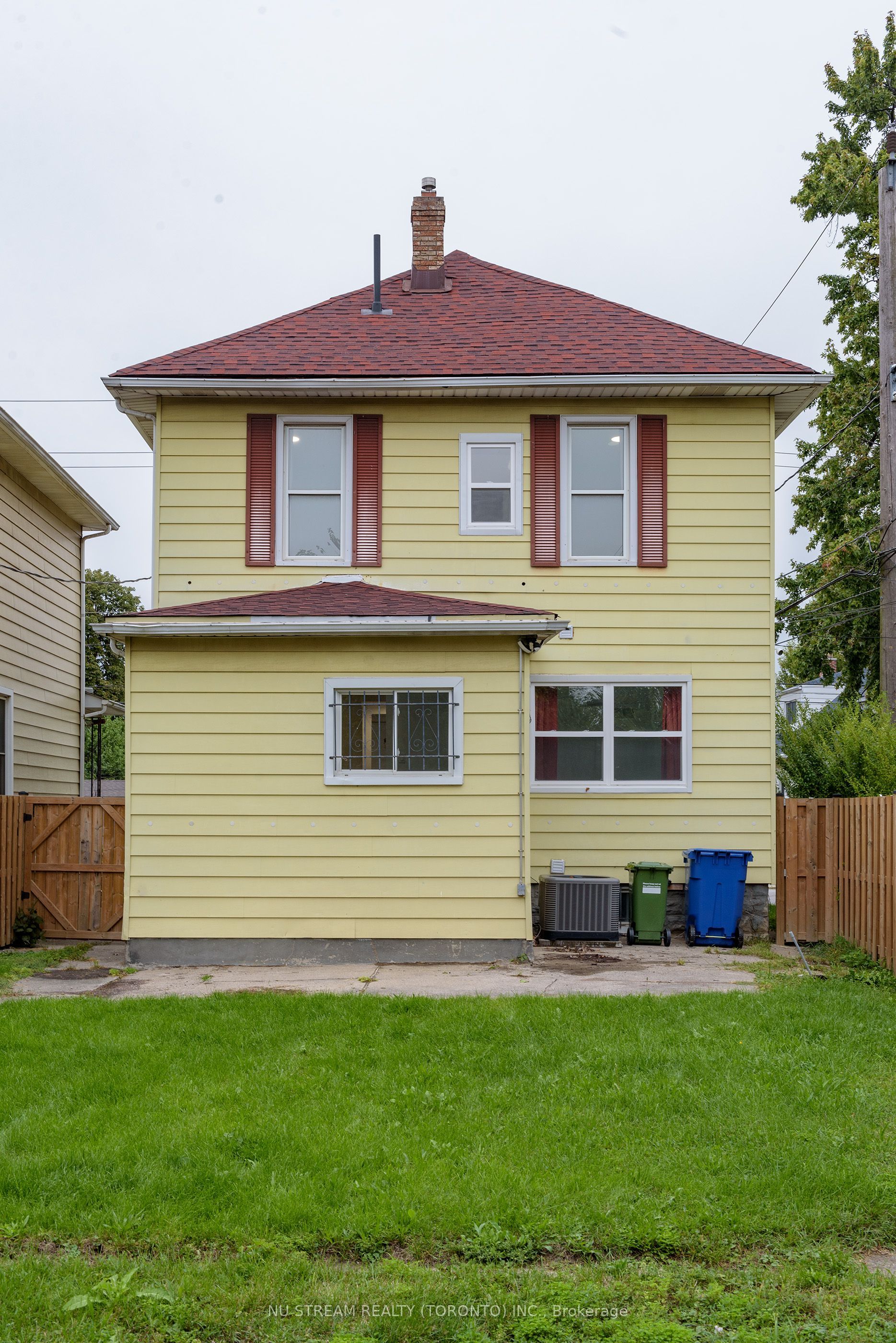 941 Cataraqui Street Property Photo 32