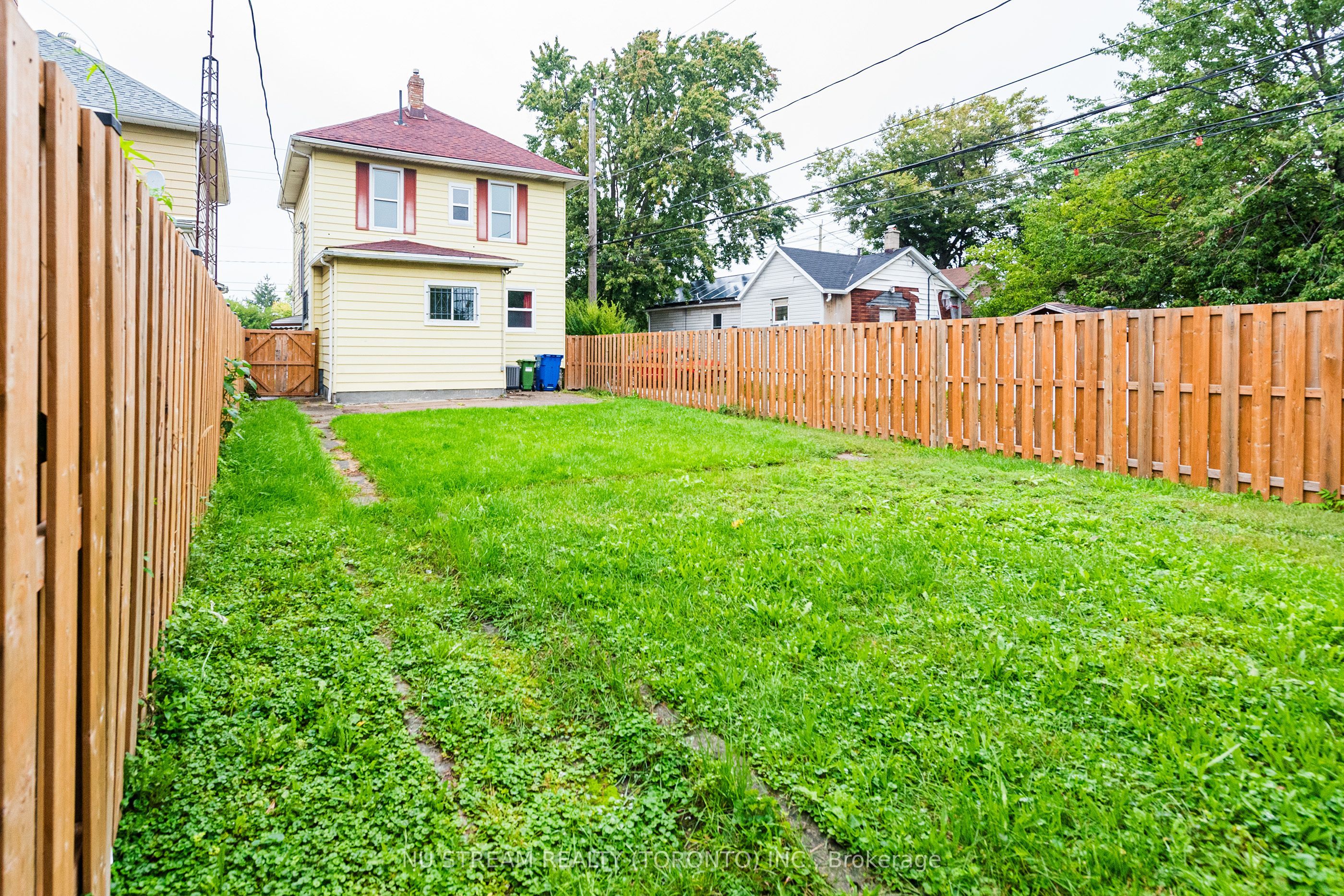 941 Cataraqui Street Property Photo 34