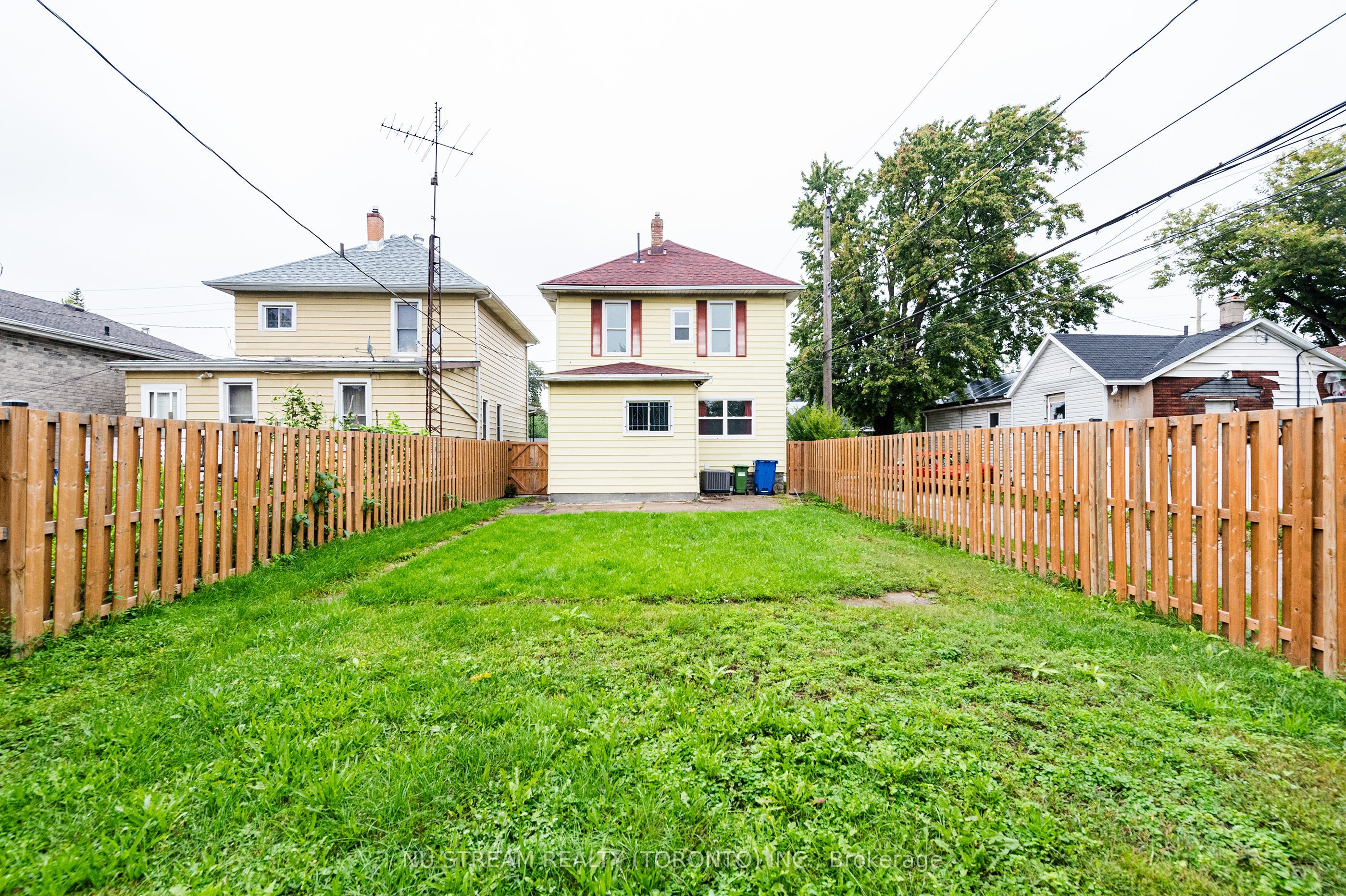 941 Cataraqui Street Property Photo 35