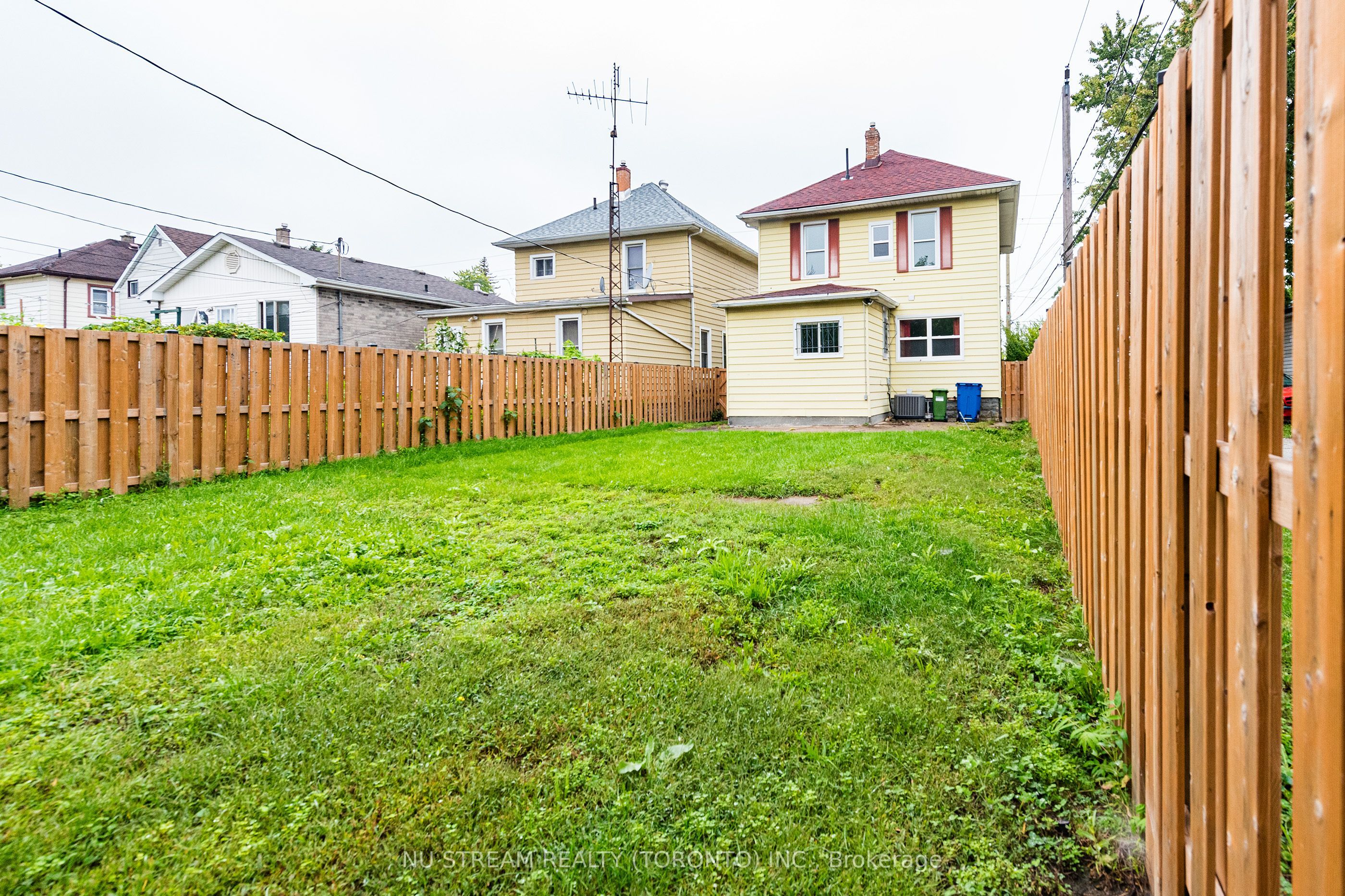 941 Cataraqui Street Property Photo 37