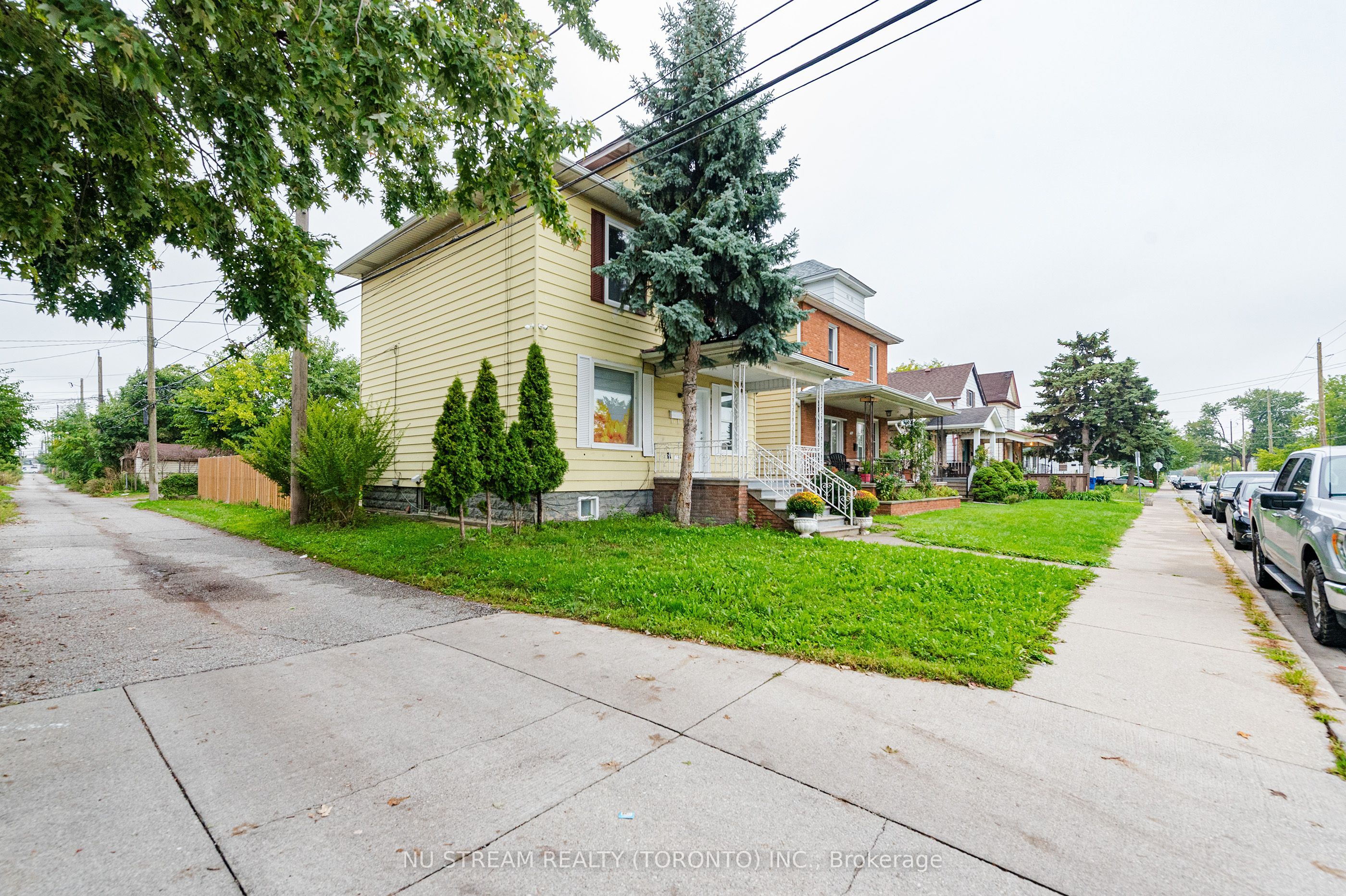 941 Cataraqui Street Property Photo 38