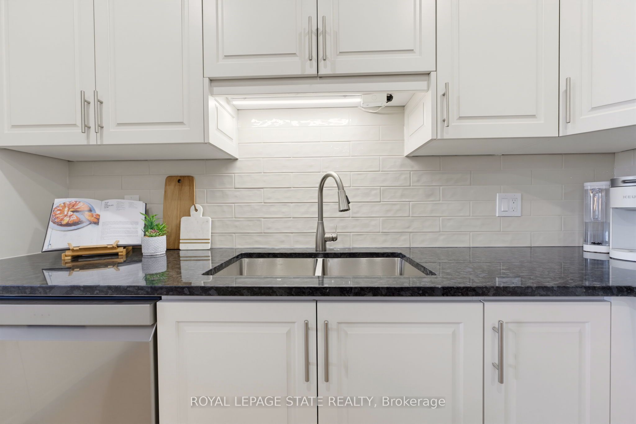 40 Braemar Avenue 2 Property Photo 12