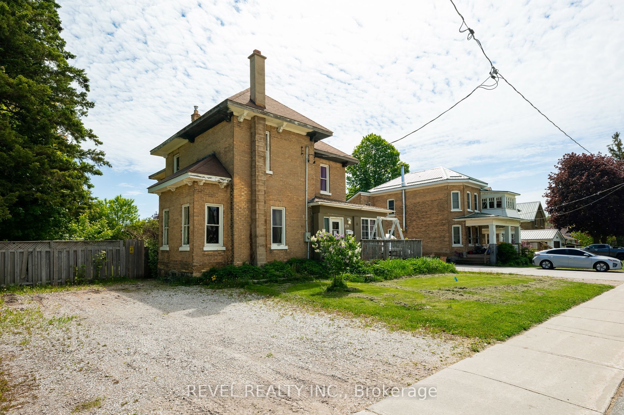 279 1st Ave Avenue S Property Photo 5