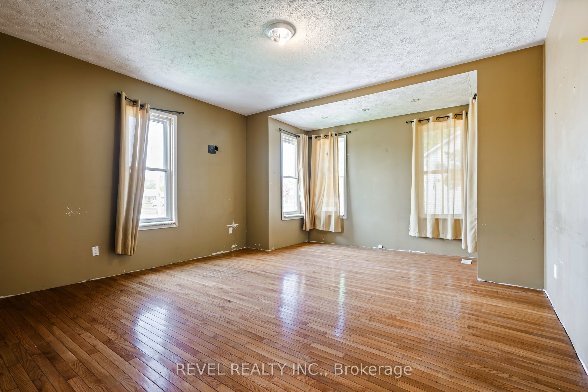 279 1st Ave Avenue S Property Photo 11