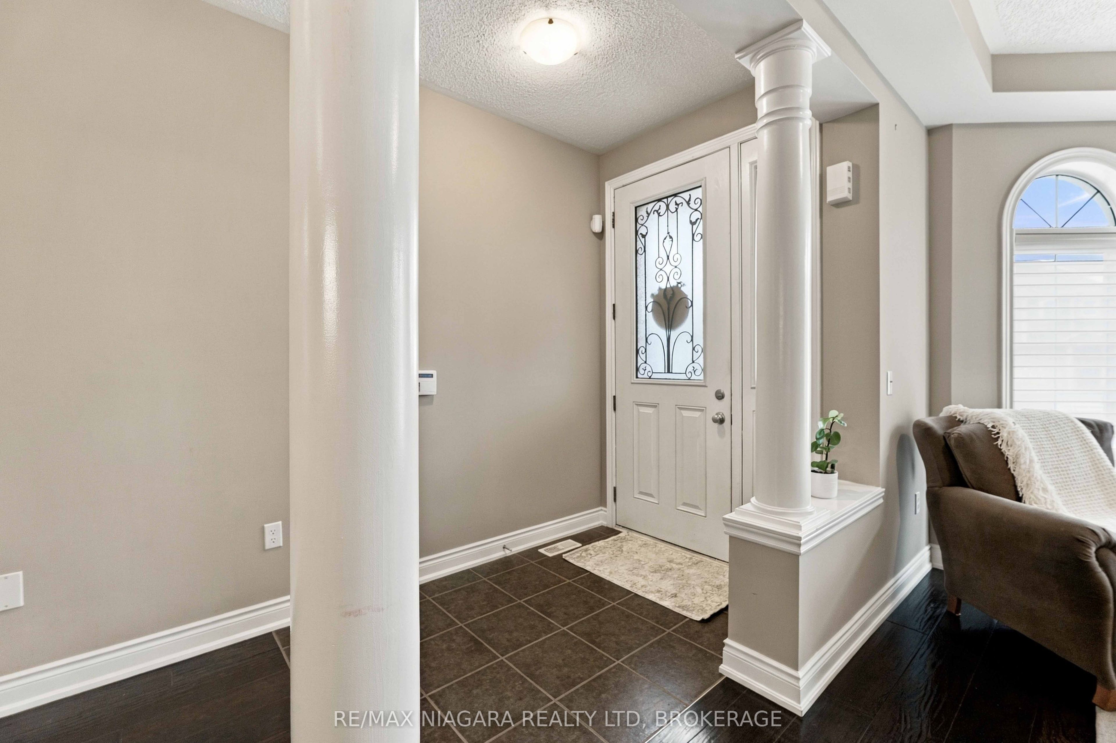 15 Fox Grape Road Property Photo 5