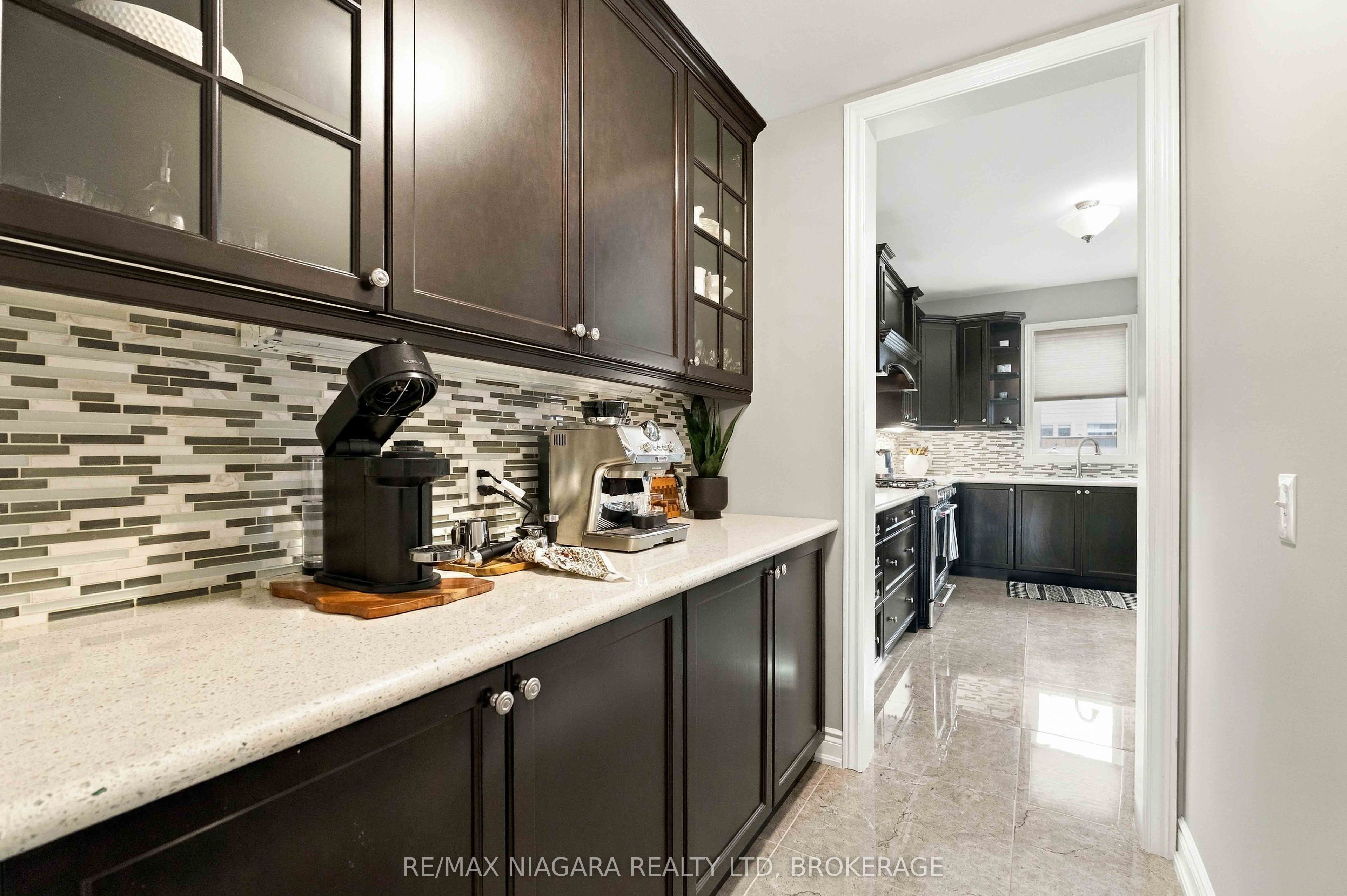 15 Fox Grape Road Property Photo 12