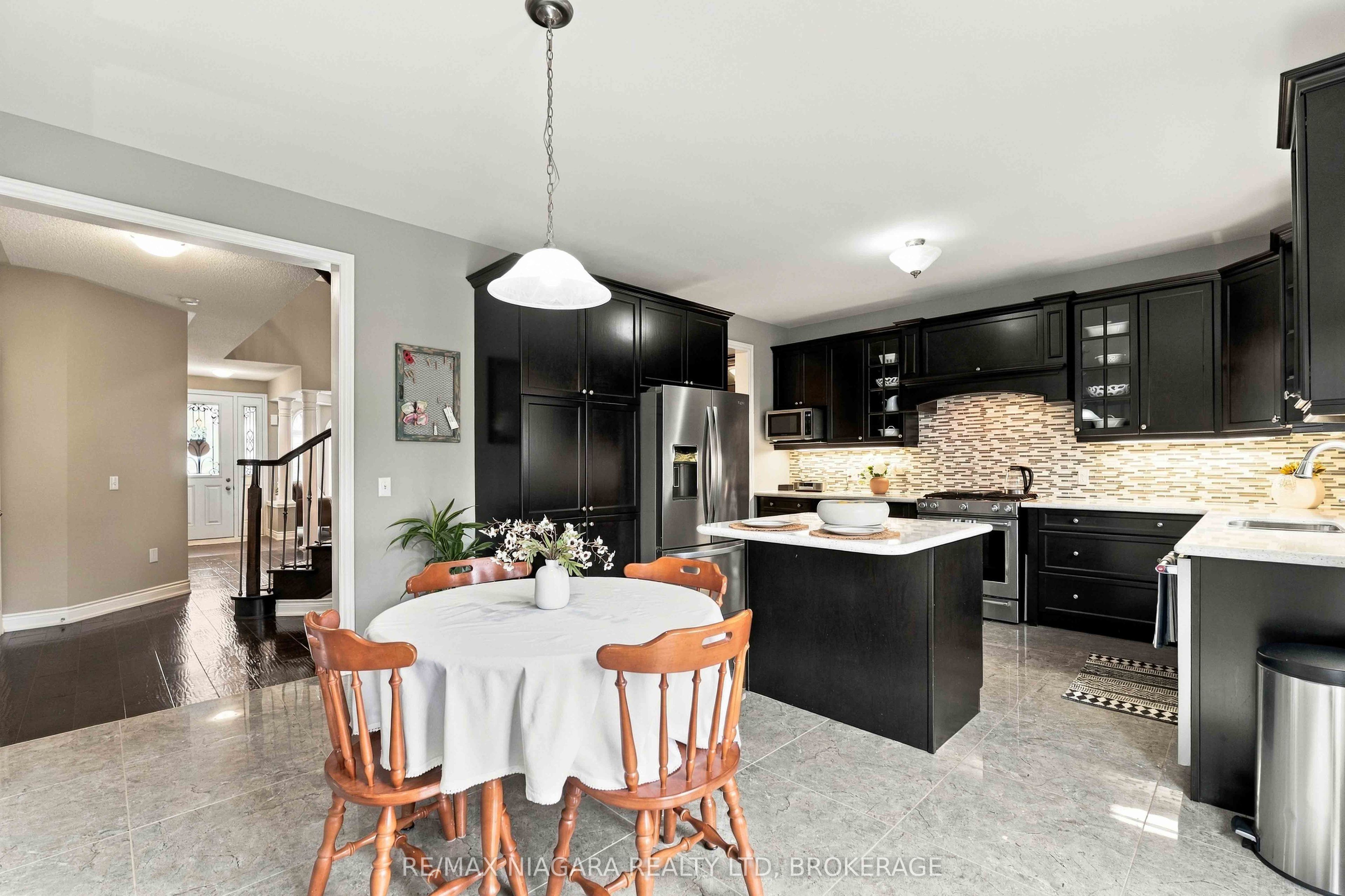 15 Fox Grape Road Property Photo 18