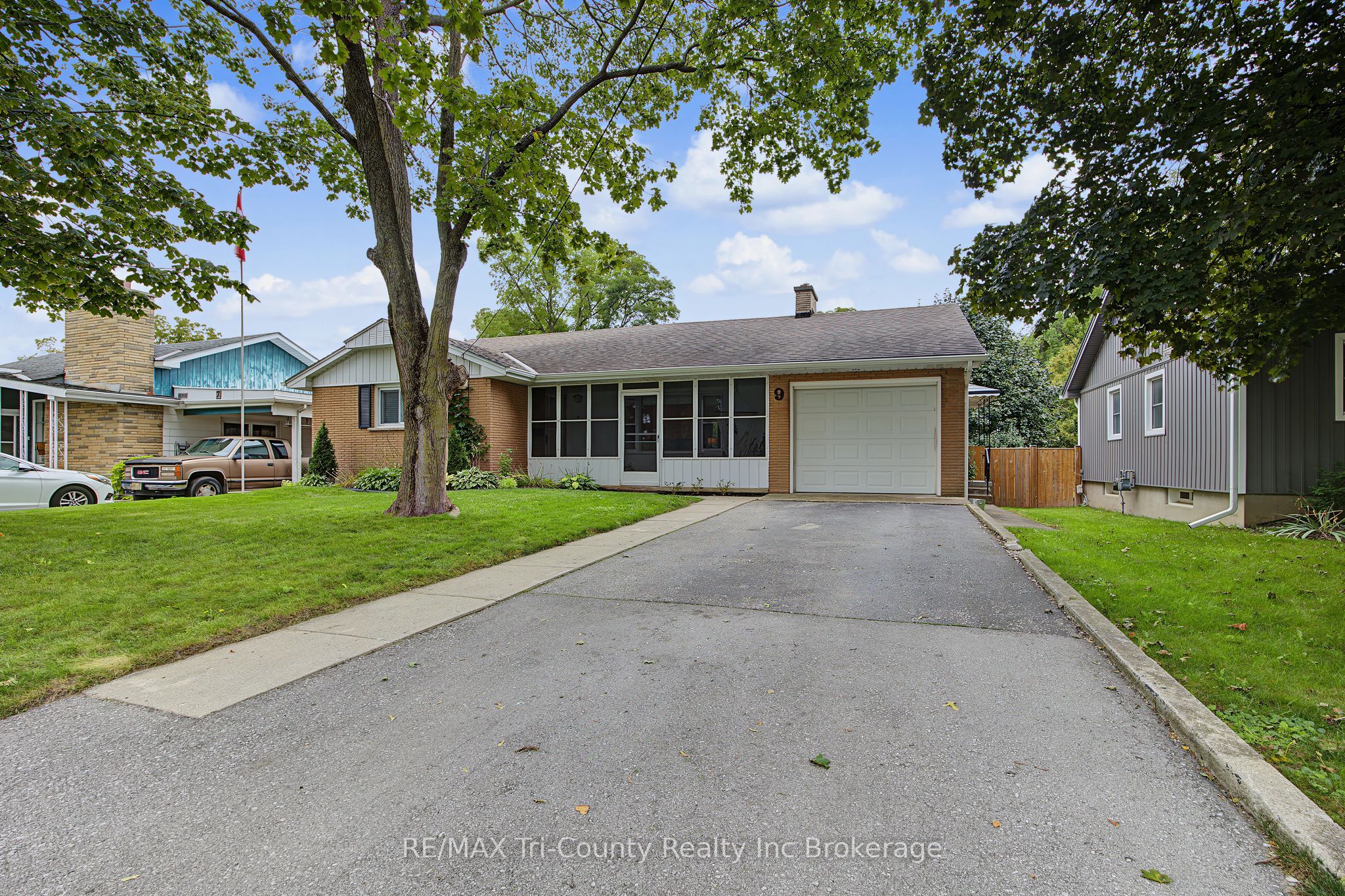 9 Parkside Drive Property Photo 1