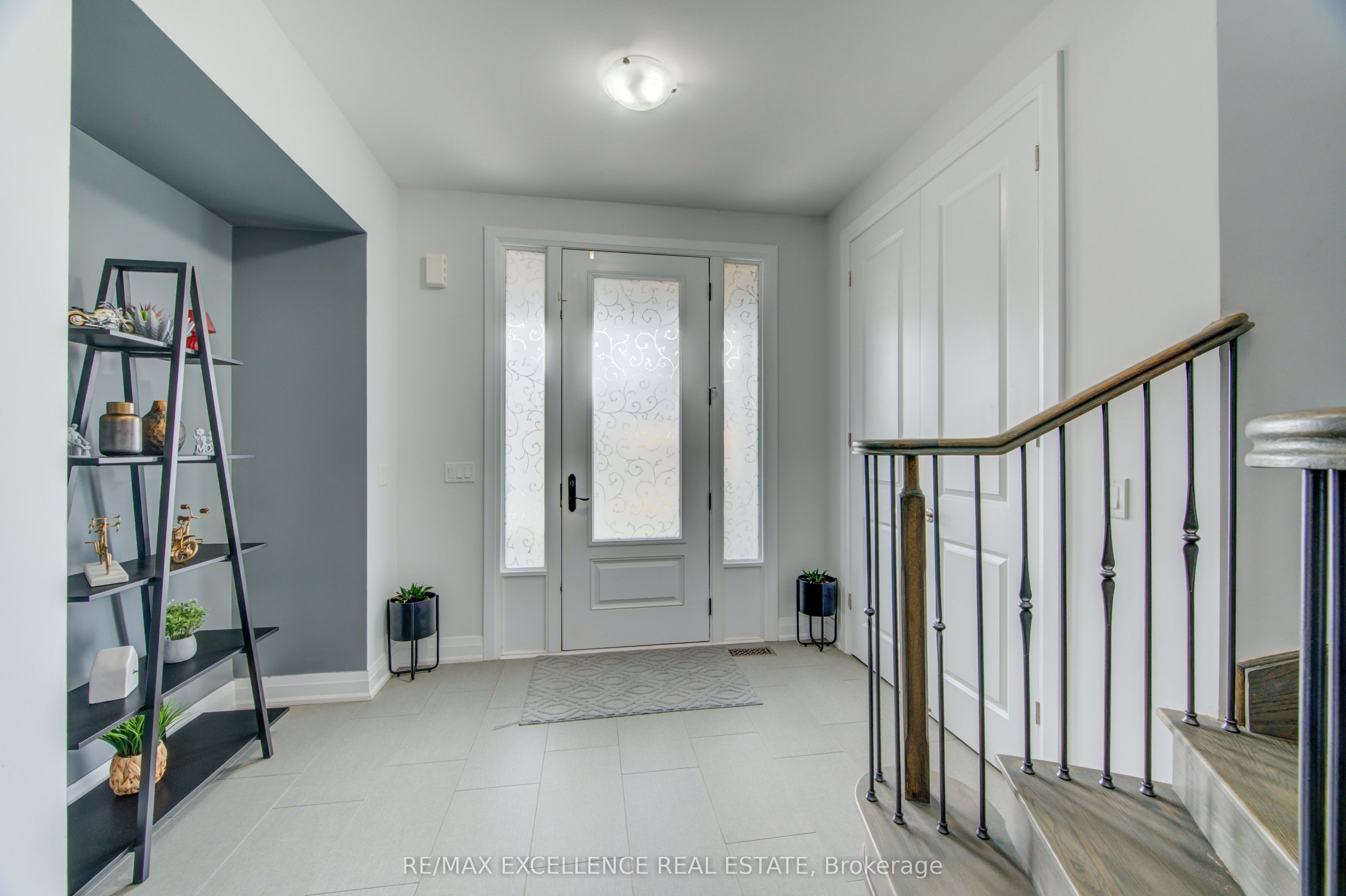 1080 Edinburgh Drive Property Photo 4